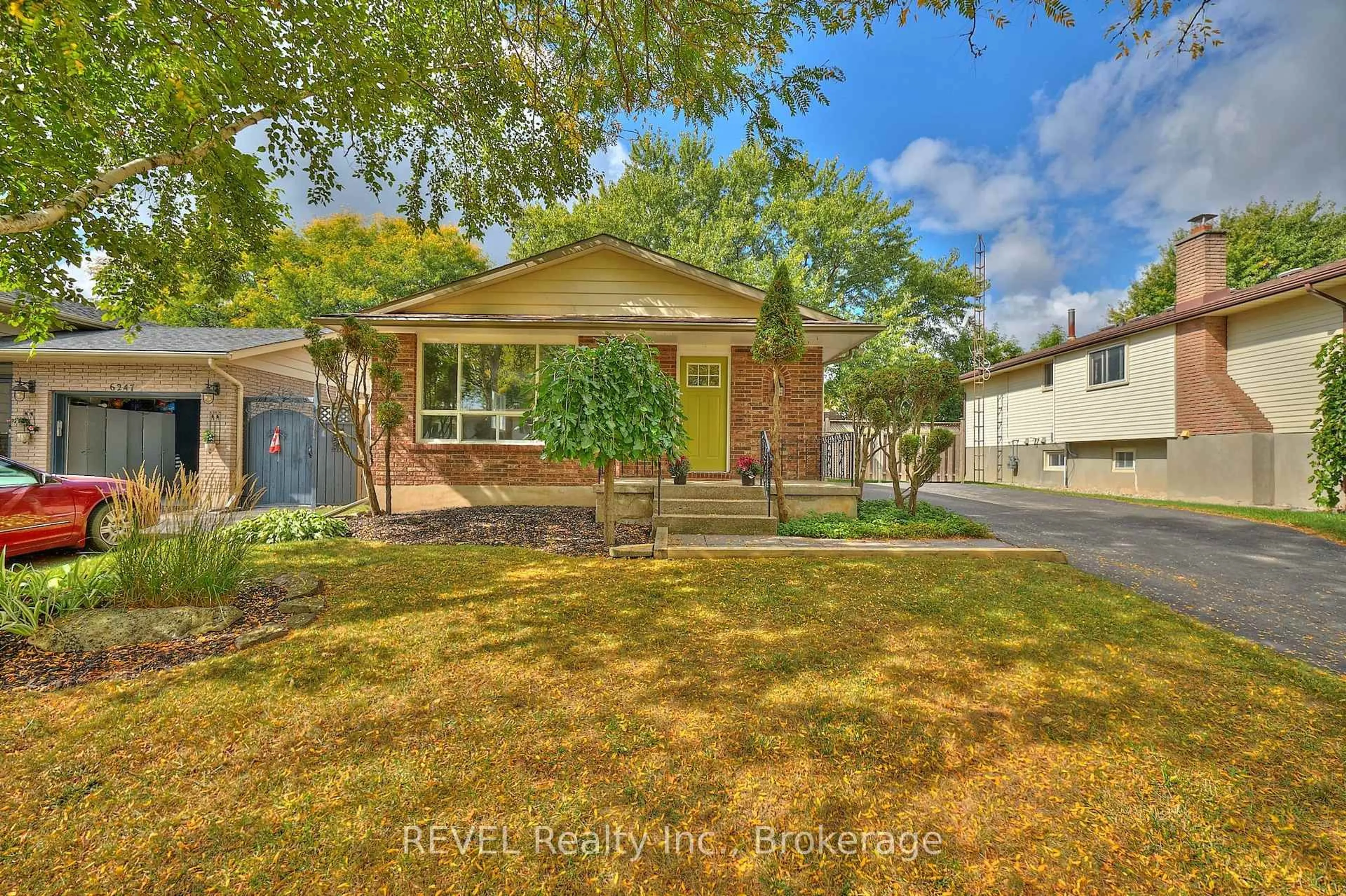 Home with brick exterior material, street for 6237 Monterey Ave, Niagara Falls Ontario L2H 2A5