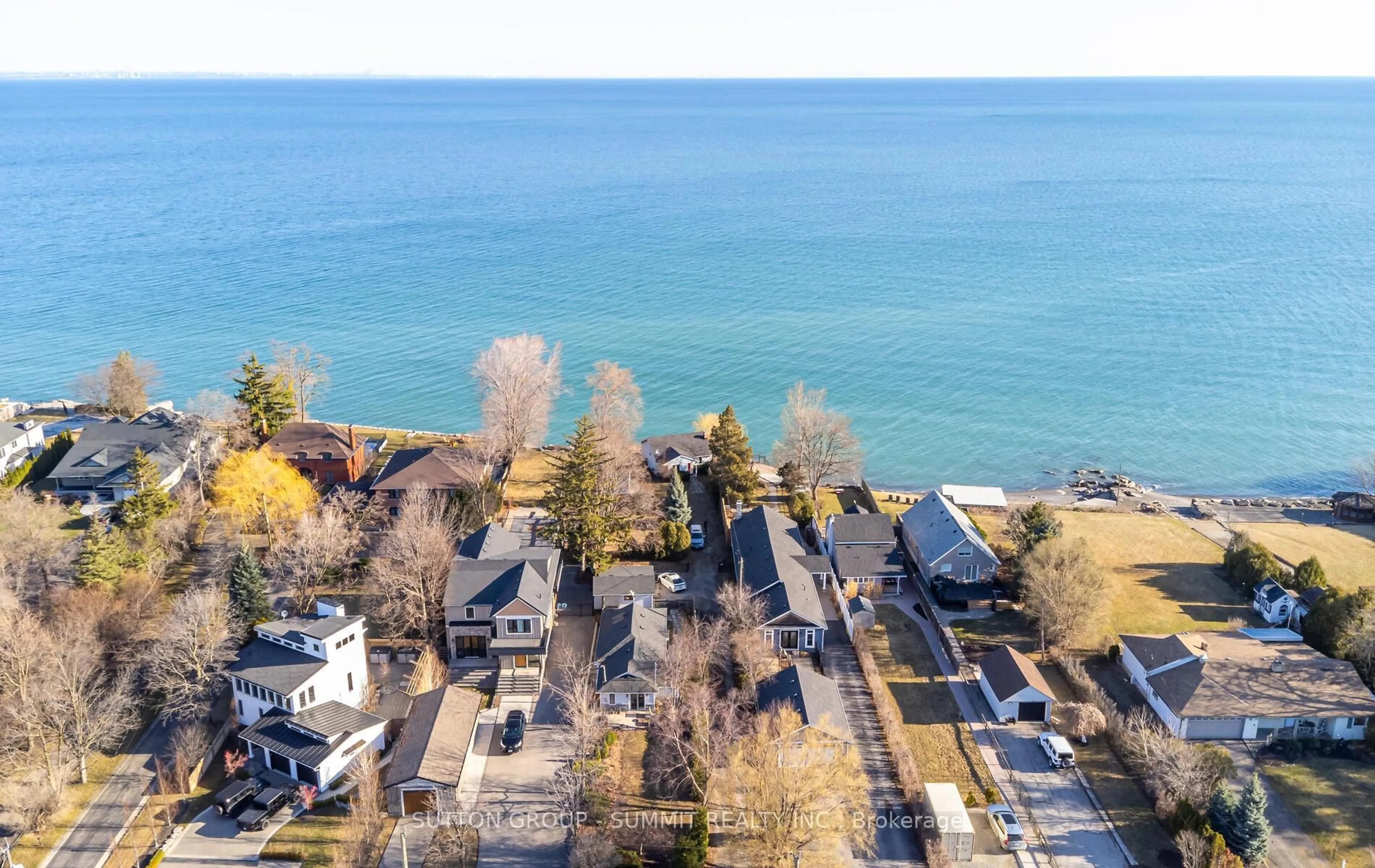 A pic from outside/outdoor area/front of a property/back of a property/a pic from drone, water/lake/river/ocean view for 18 1/2 Lakeshore Dr, Hamilton Ontario L8E 5C6