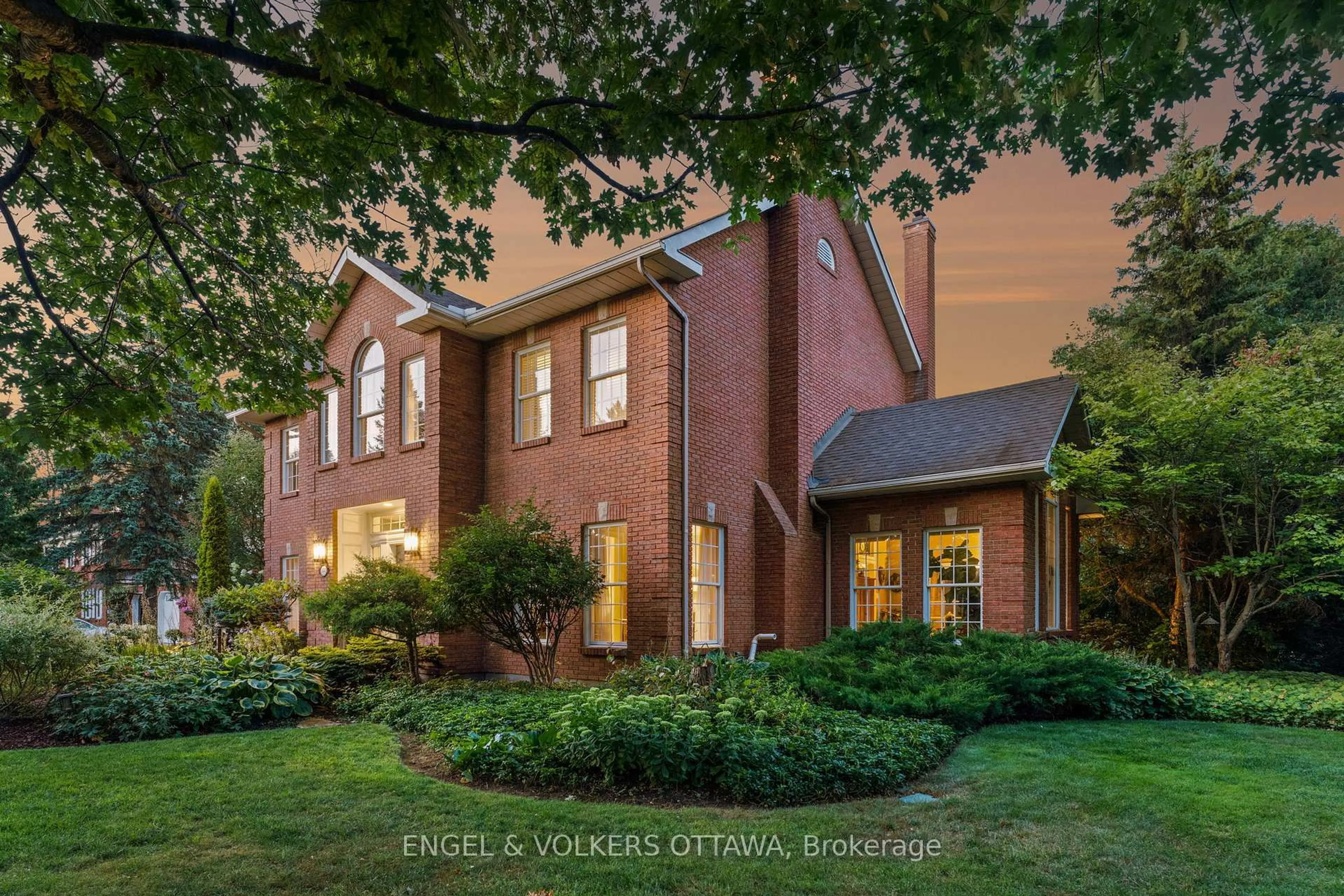 Home with brick exterior material, street for 5557 Pettapiece Cres, Ottawa Ontario K4M 1C5