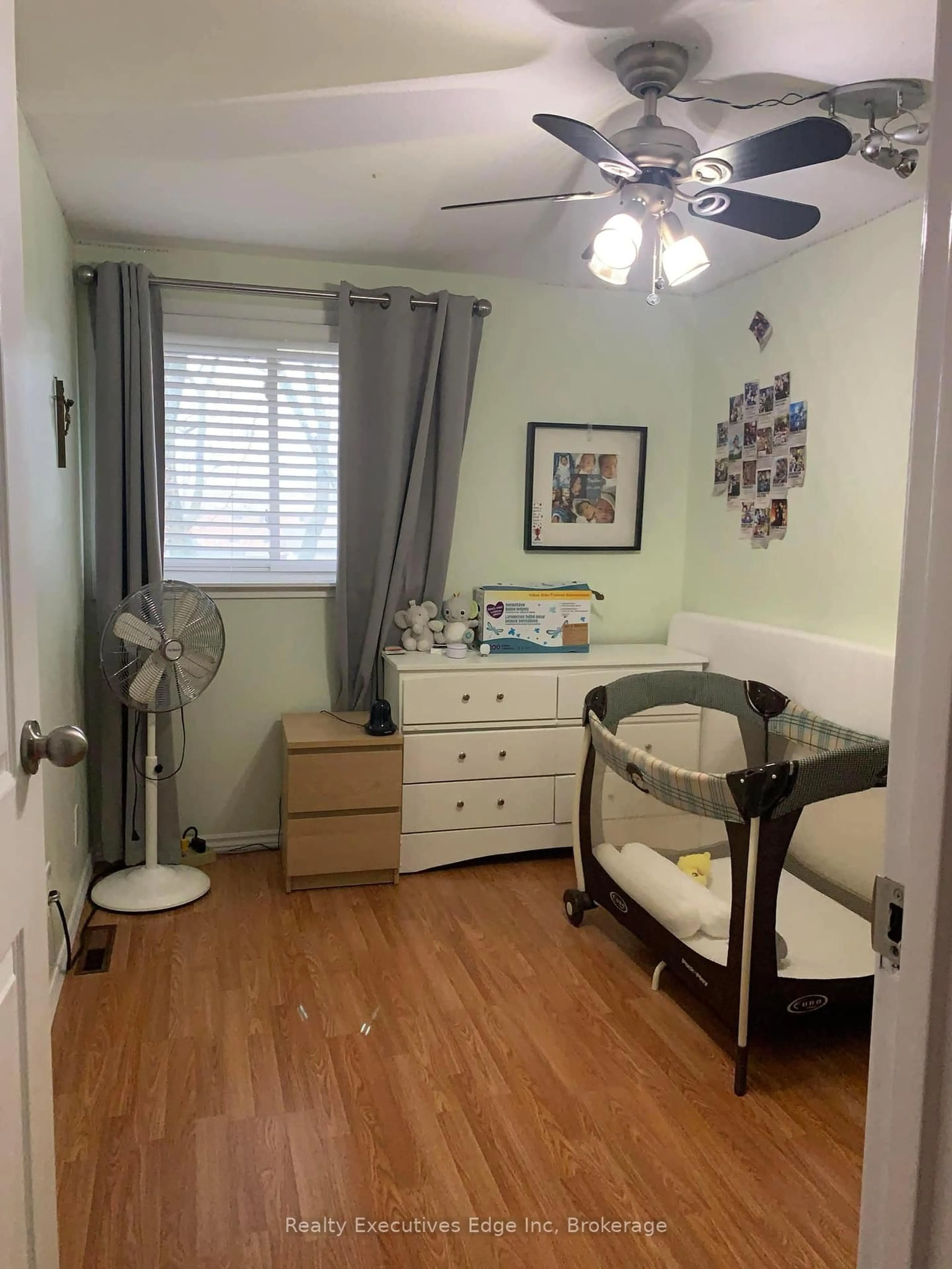 A pic of a room for 5982 Dunn St #4, Niagara Falls Ontario L2G 7J9