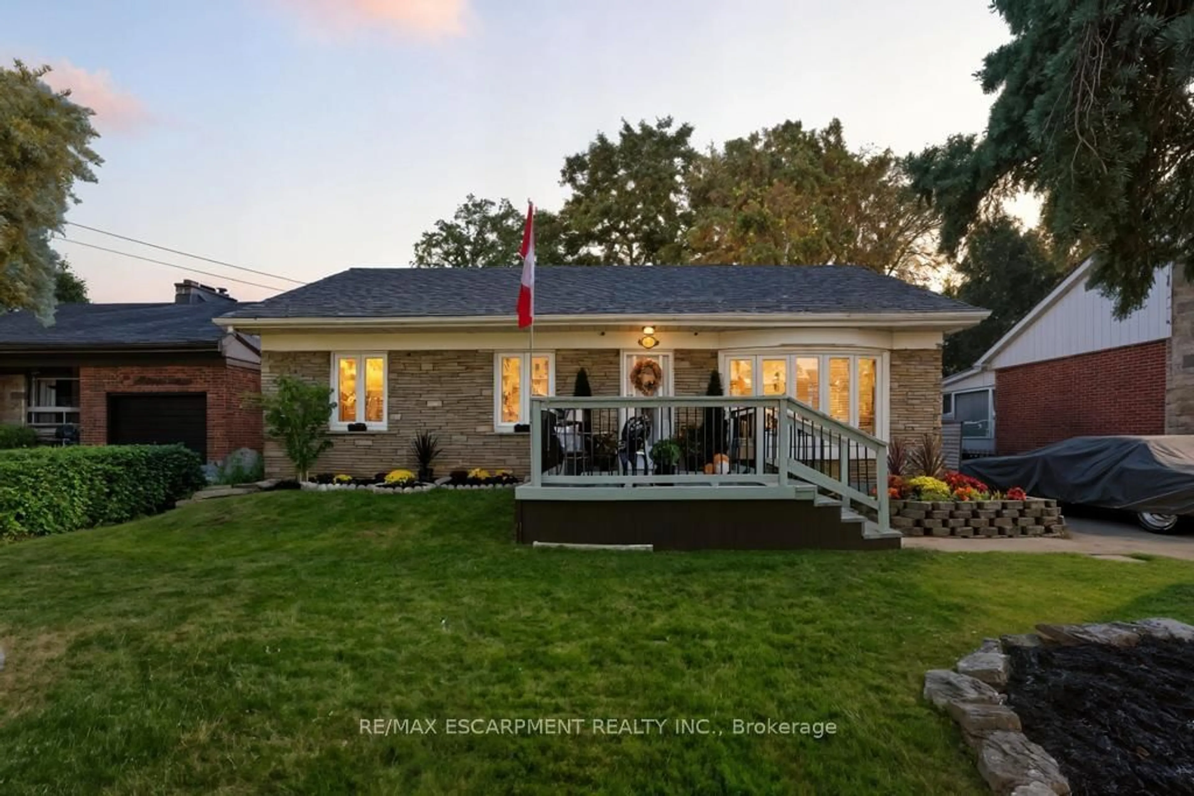Home with brick exterior material, mountain view for 11 Beland Crt, Hamilton Ontario L8K 3T8
