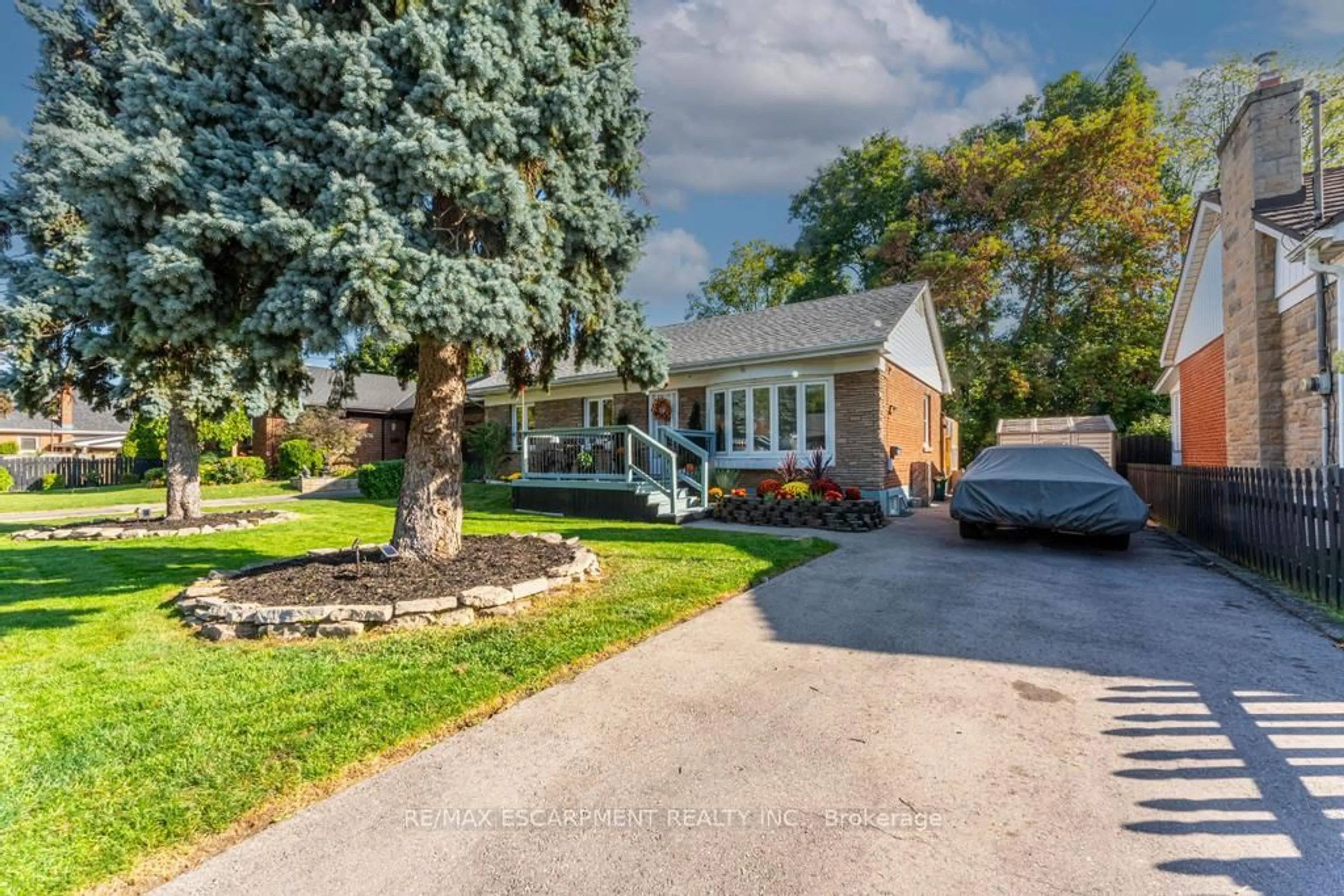 Home with brick exterior material, street for 11 Beland Crt, Hamilton Ontario L8K 3T8