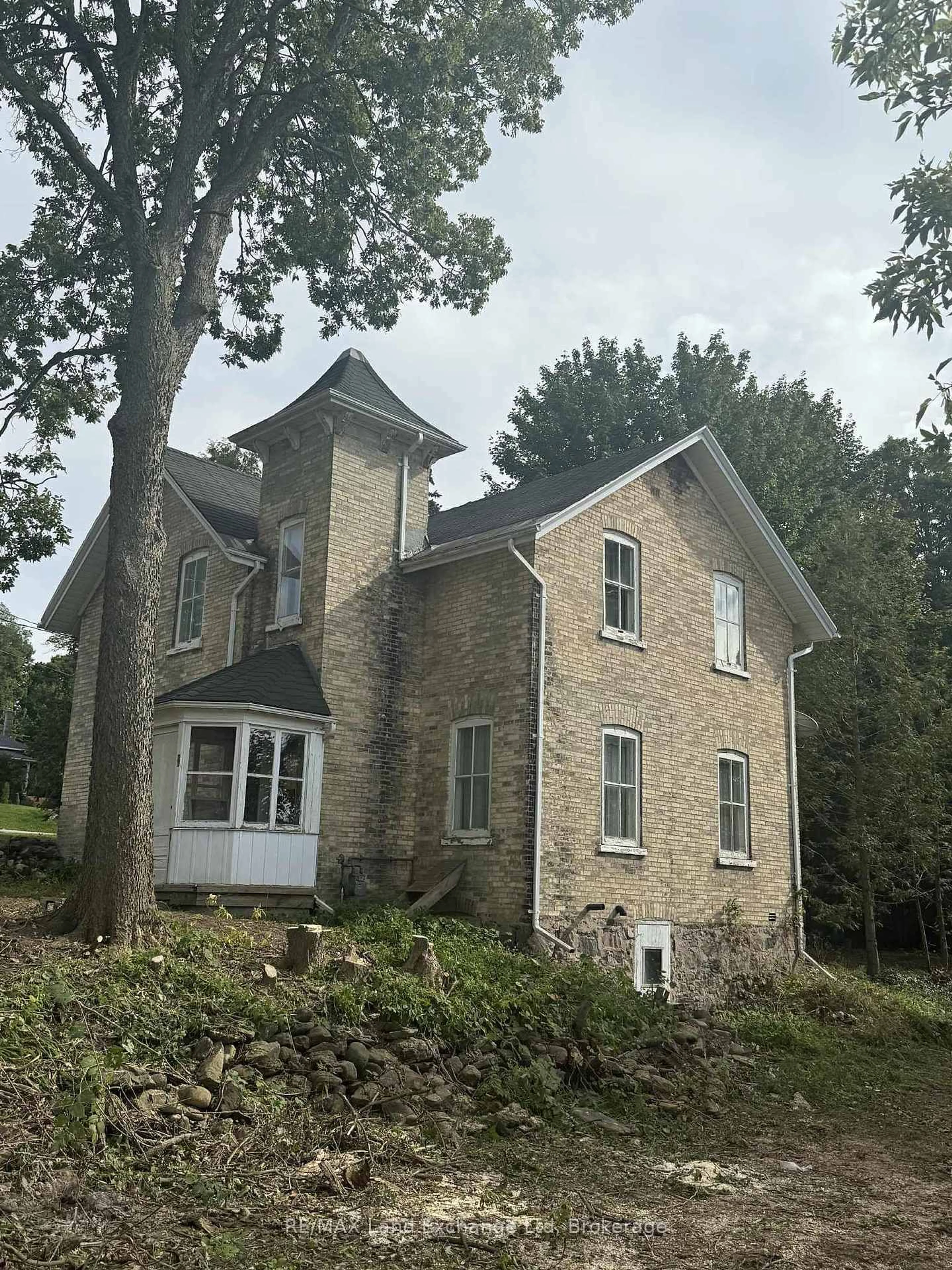 Home with brick exterior material, building for 66 Diagonal Rd, North Huron Ontario N0G 2W0