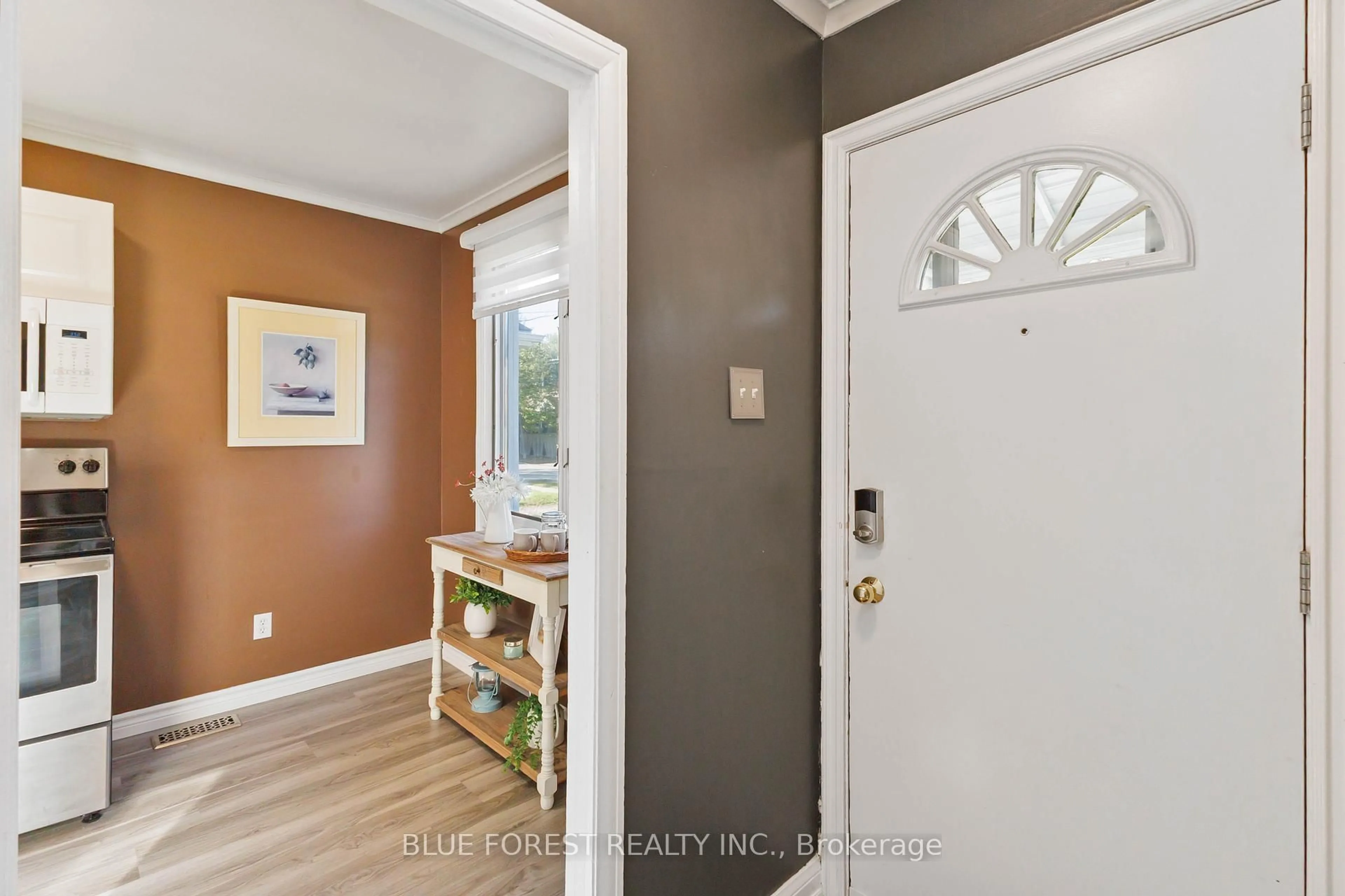 Indoor entryway for 49 Raywood Ave, London South Ontario N6C 1Y6