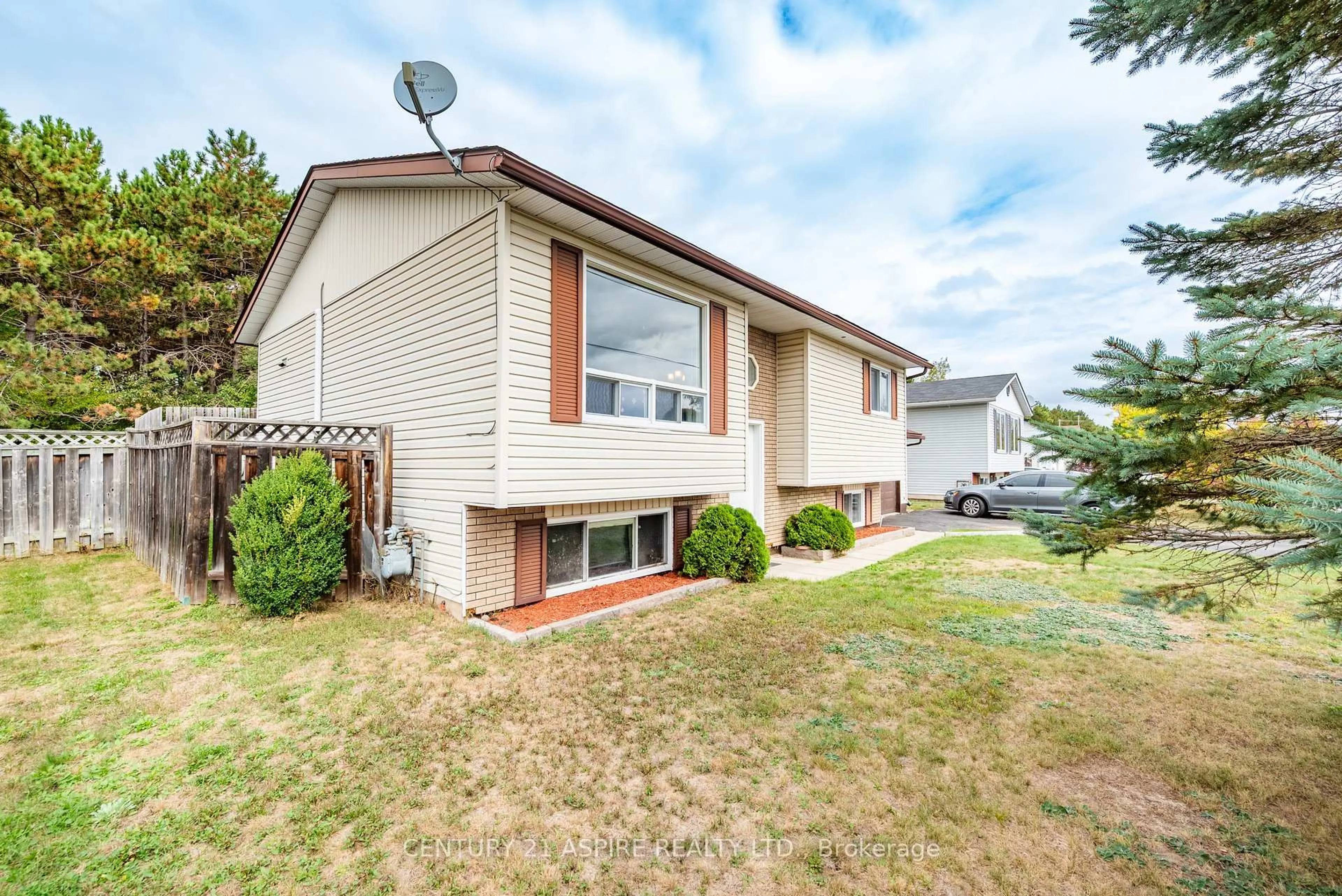 Unknown for 12 Dutch Dr, Petawawa Ontario K8H 3M2