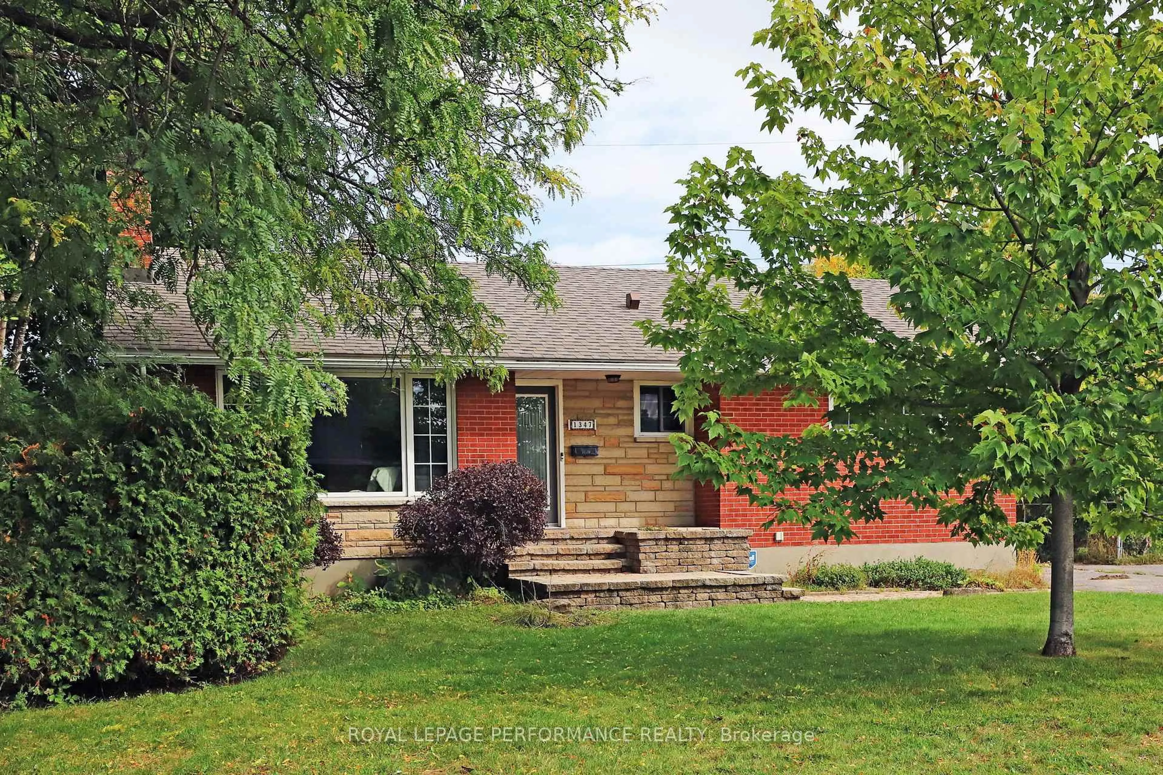 Unknown for 1347 Highgate Rd, Ottawa Ontario K2C 2Y5