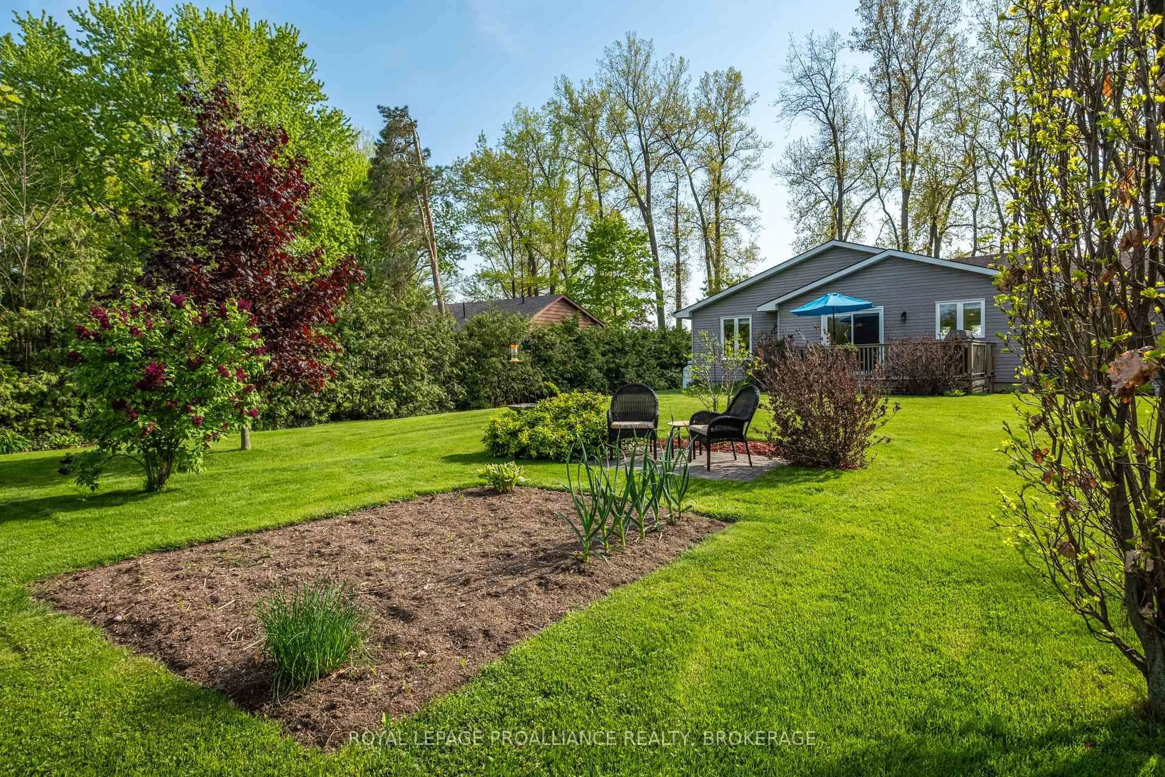 A pic from outside/outdoor area/front of a property/back of a property/a pic from drone, unknown for 14 Sunset Lane, Napanee Ontario K7R 3K7