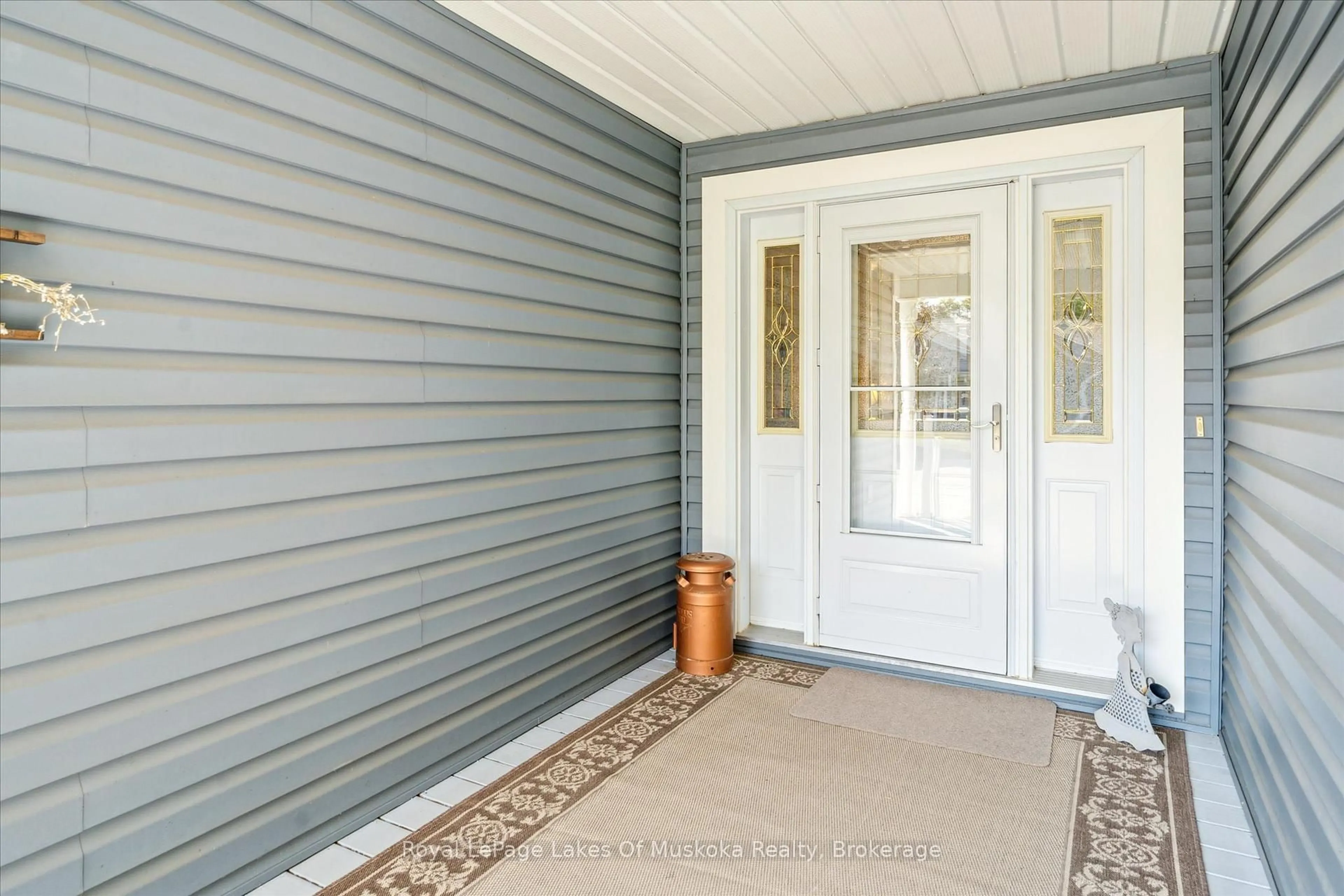 Indoor entryway for 7 Inveraray Crt, Bracebridge Ontario P1L 2H2
