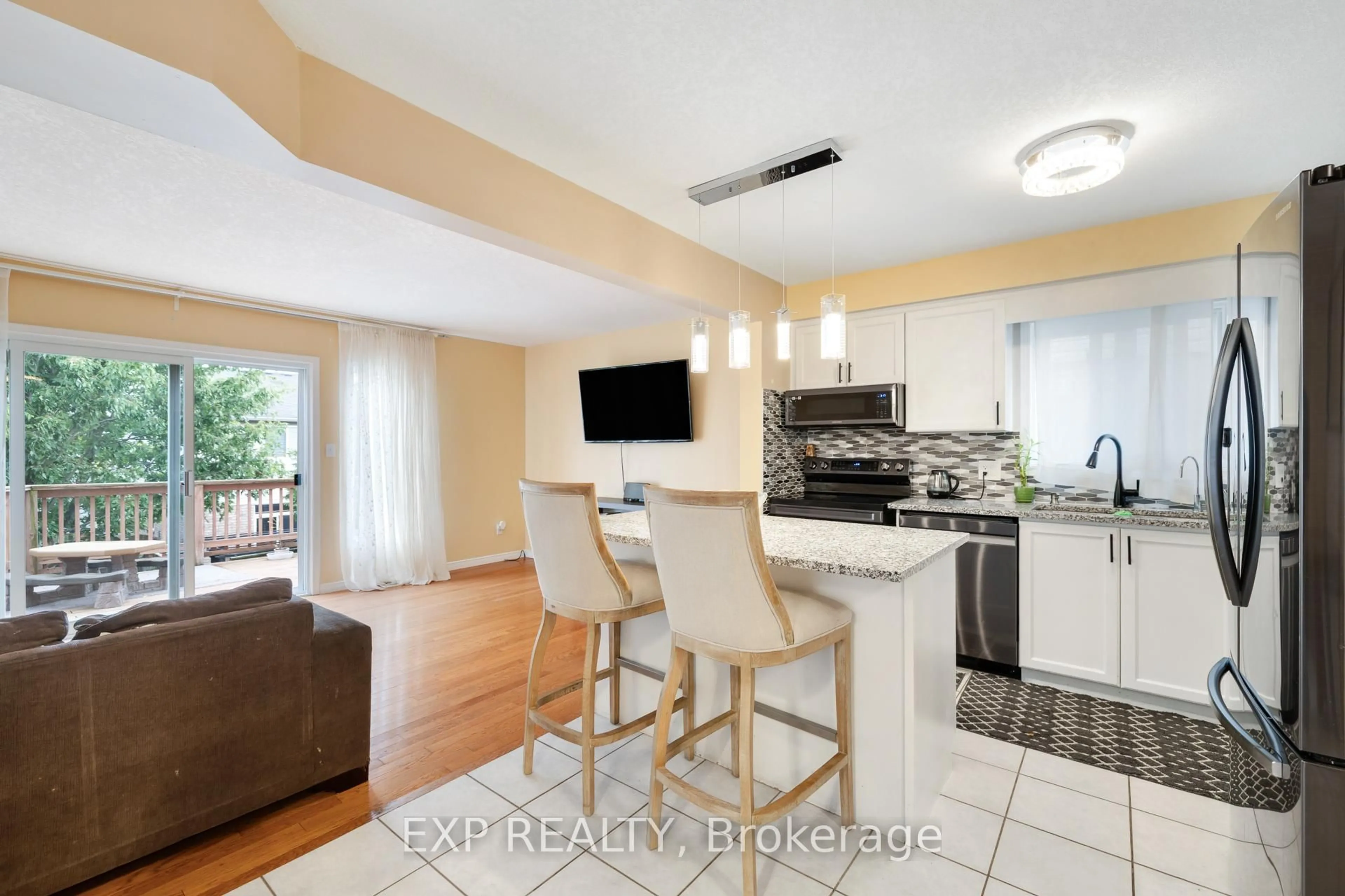 Open concept kitchen, ceramic/tile floor for 992 Copper Leaf Cres, Kitchener Ontario N2E 3W3