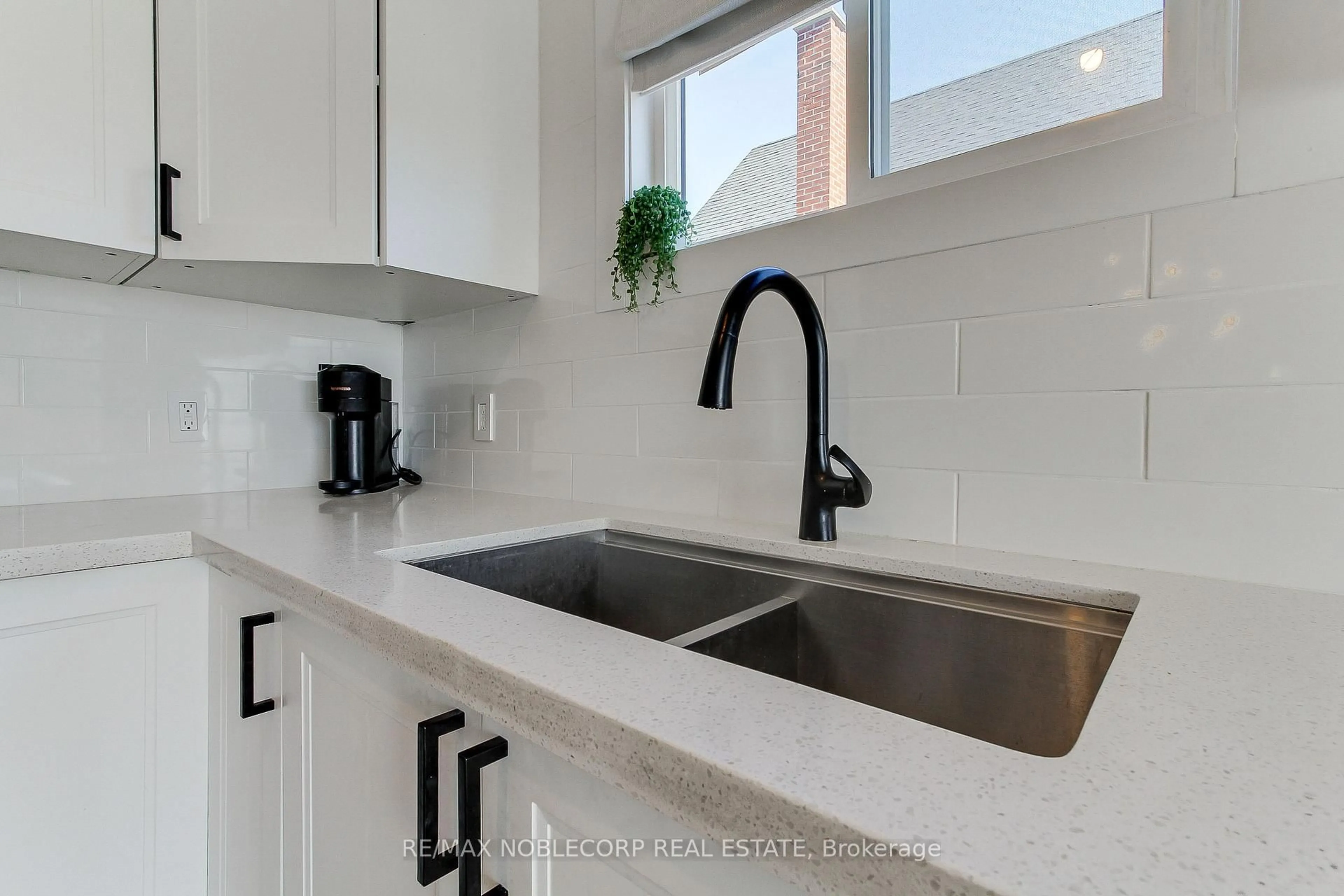 Contemporary kitchen, ceramic/tile floor for 174 East 31st. St, Hamilton Ontario L8V 3P5