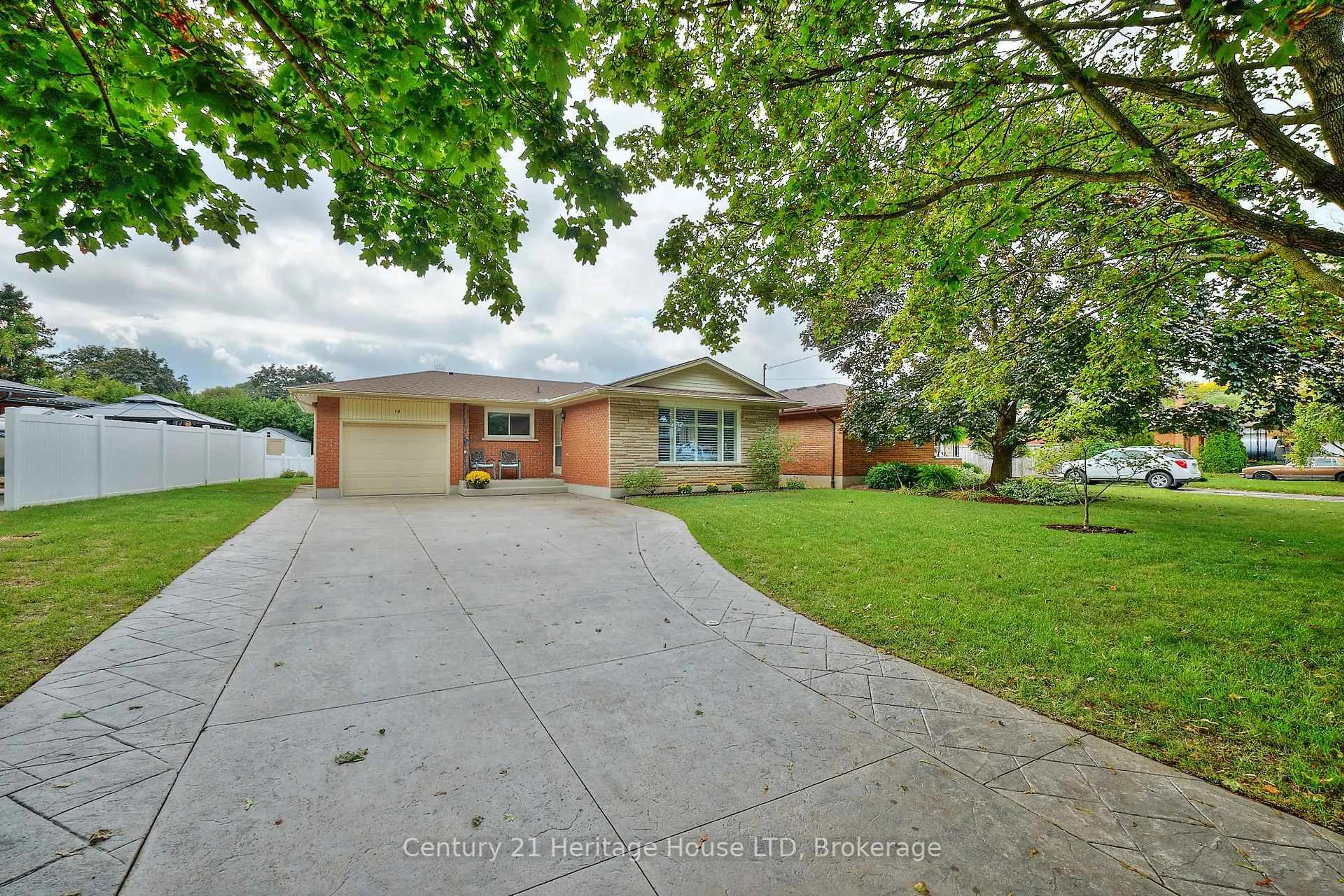 Home with brick exterior material, street for 18 Princeway Dr, St. Catharines Ontario L2N 2X6