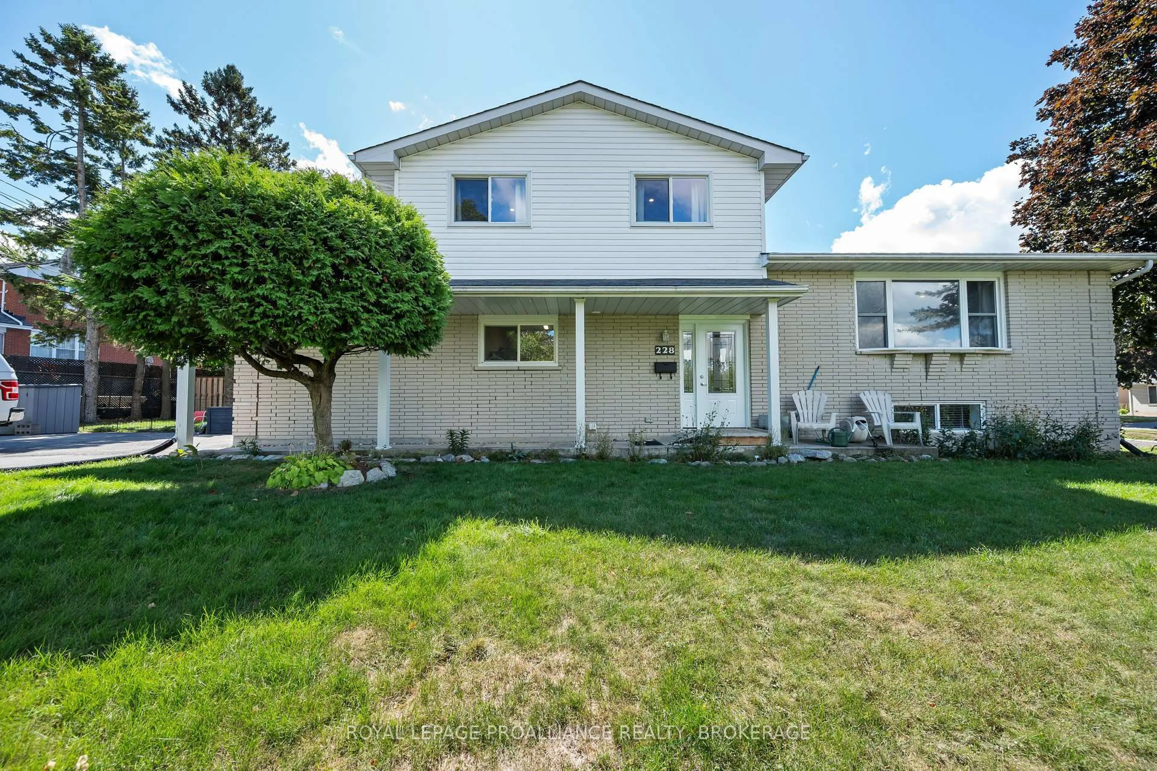 Home with vinyl exterior material, unknown for 228 Robert Wallace Dr, Kingston Ontario K7M 6C3