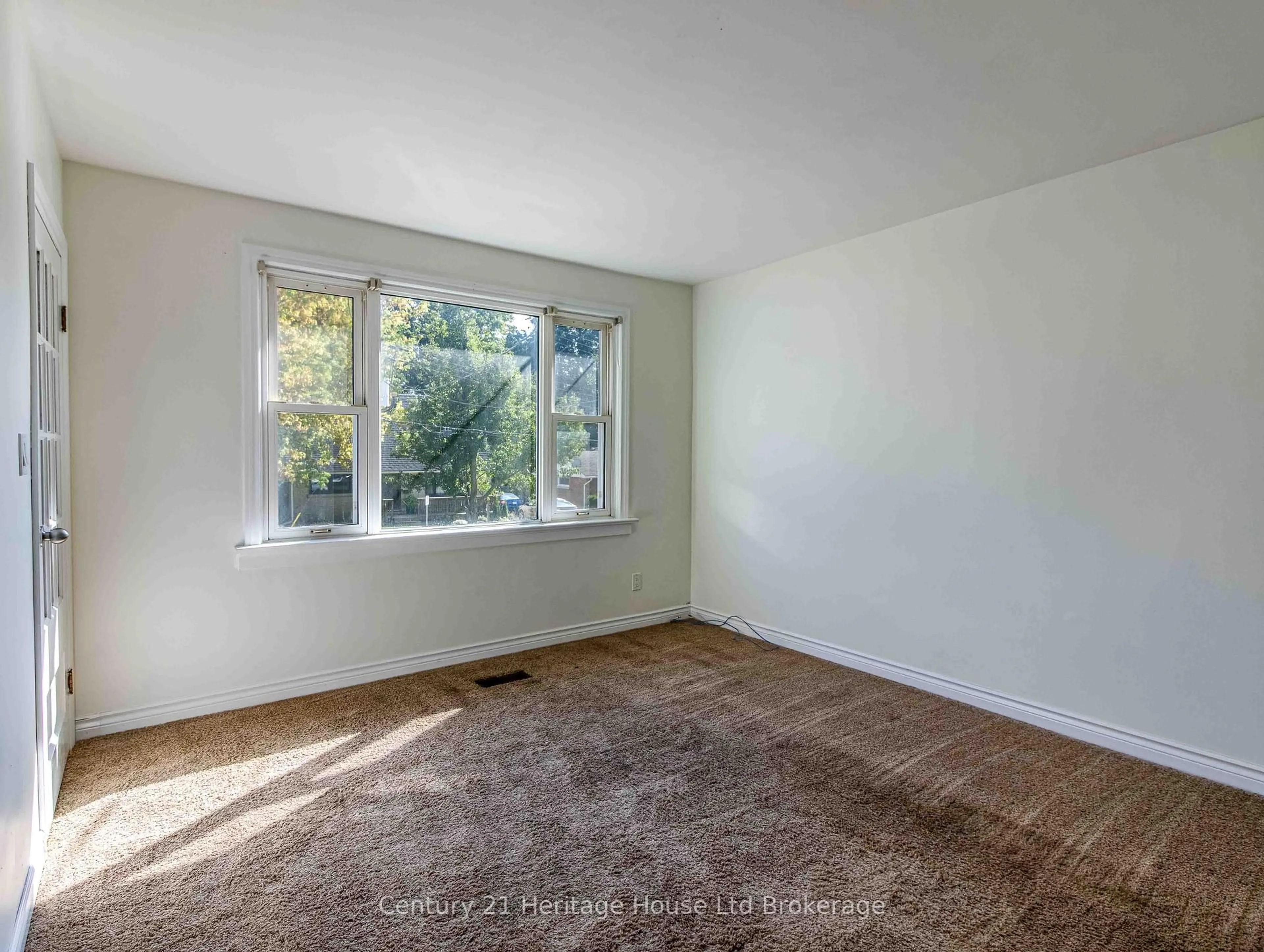 A pic of a room for 675 Miller St, Woodstock Ontario N4S 5K2