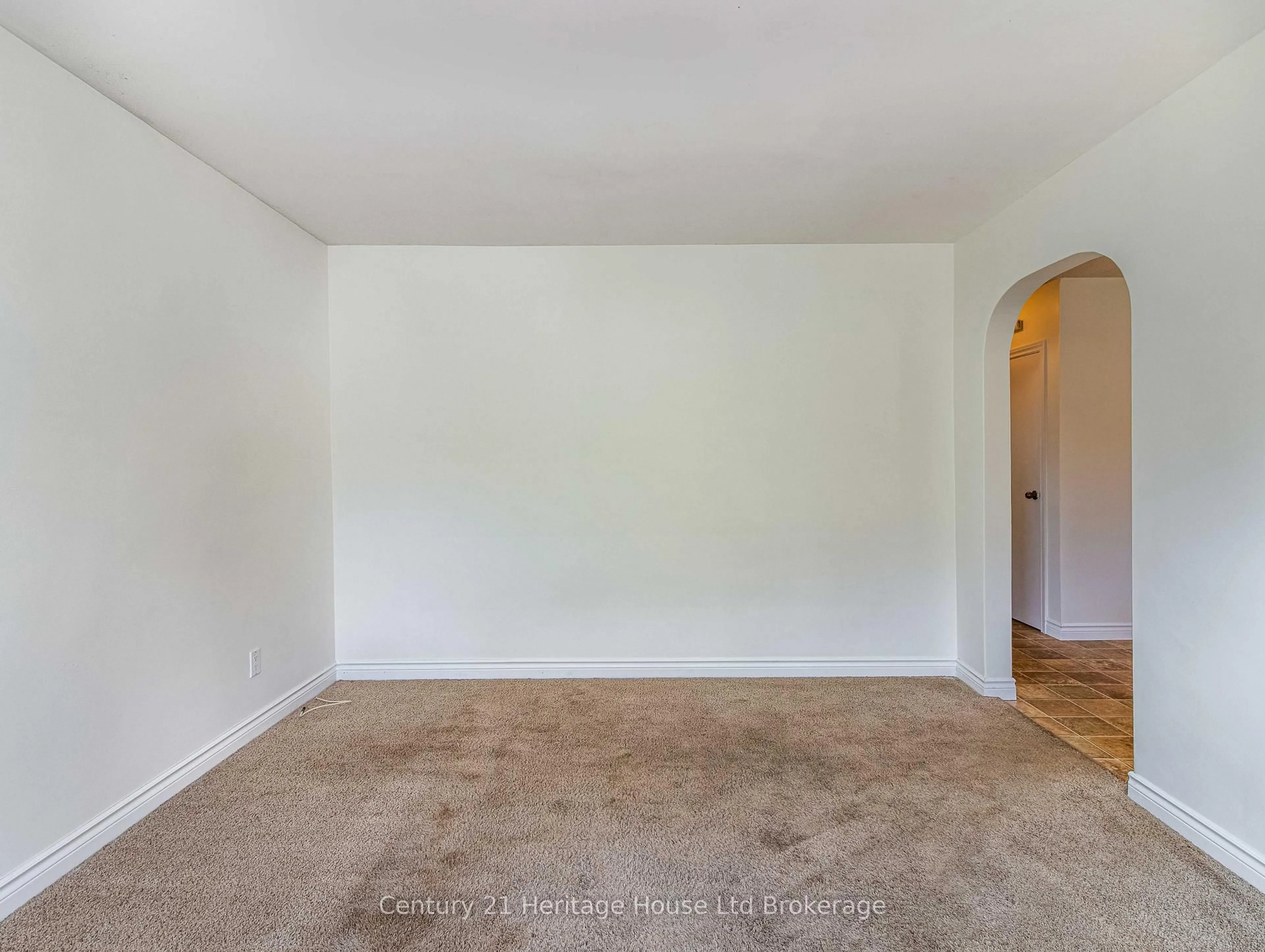 A pic of a room for 675 Miller St, Woodstock Ontario N4S 5K2
