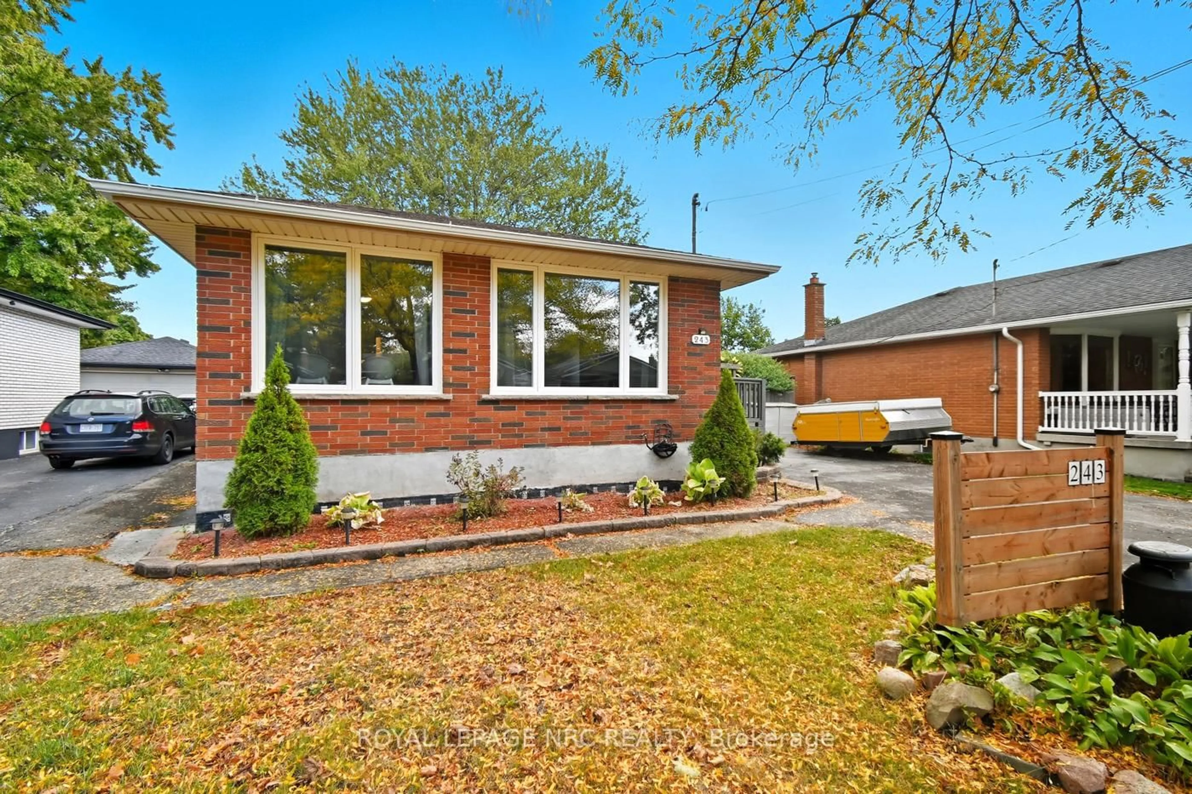 Home with brick exterior material, street for 243 Gross Ave, Welland Ontario L3C 2V1