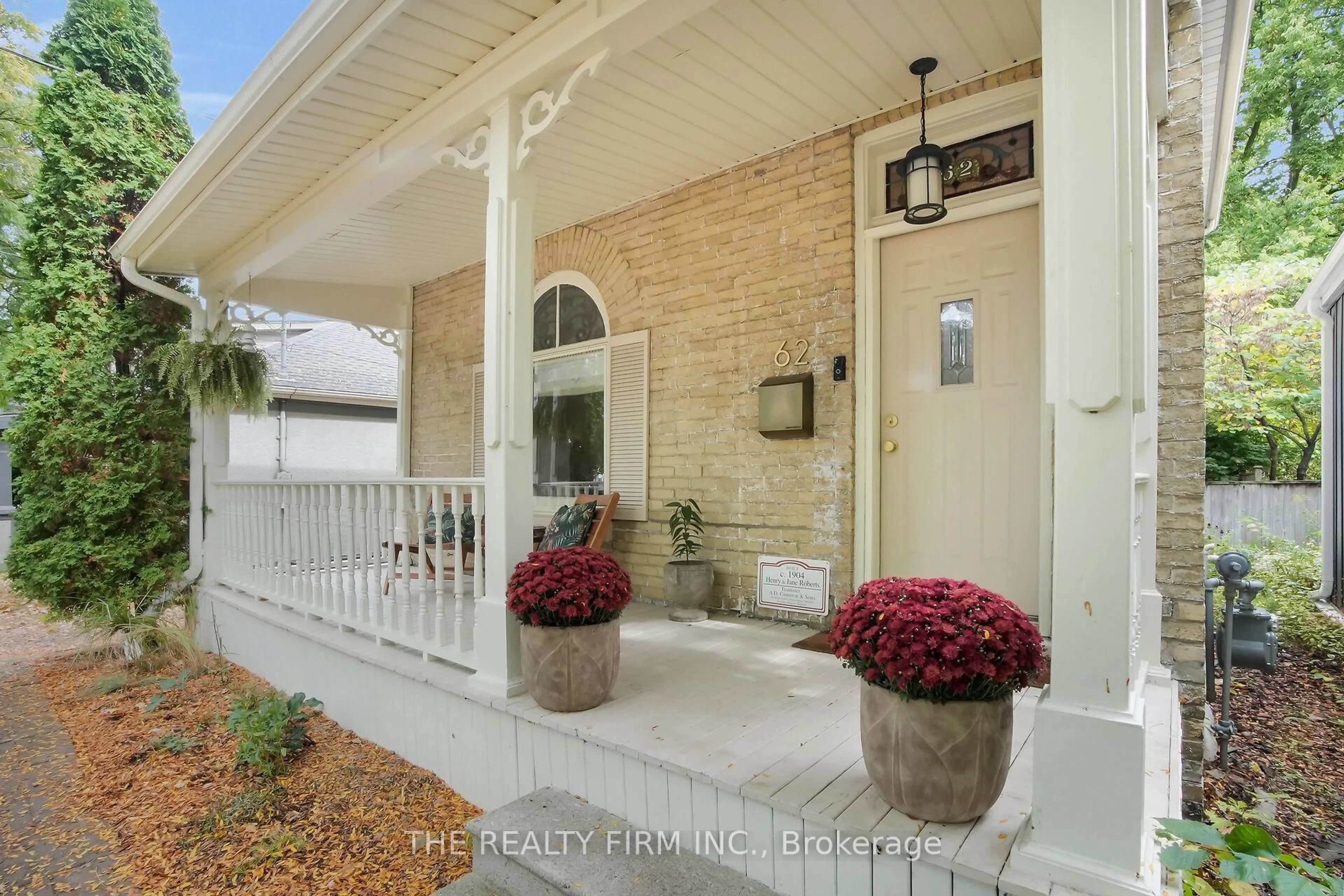 Indoor entryway for 62 Palace St, London East Ontario N6B 3A7
