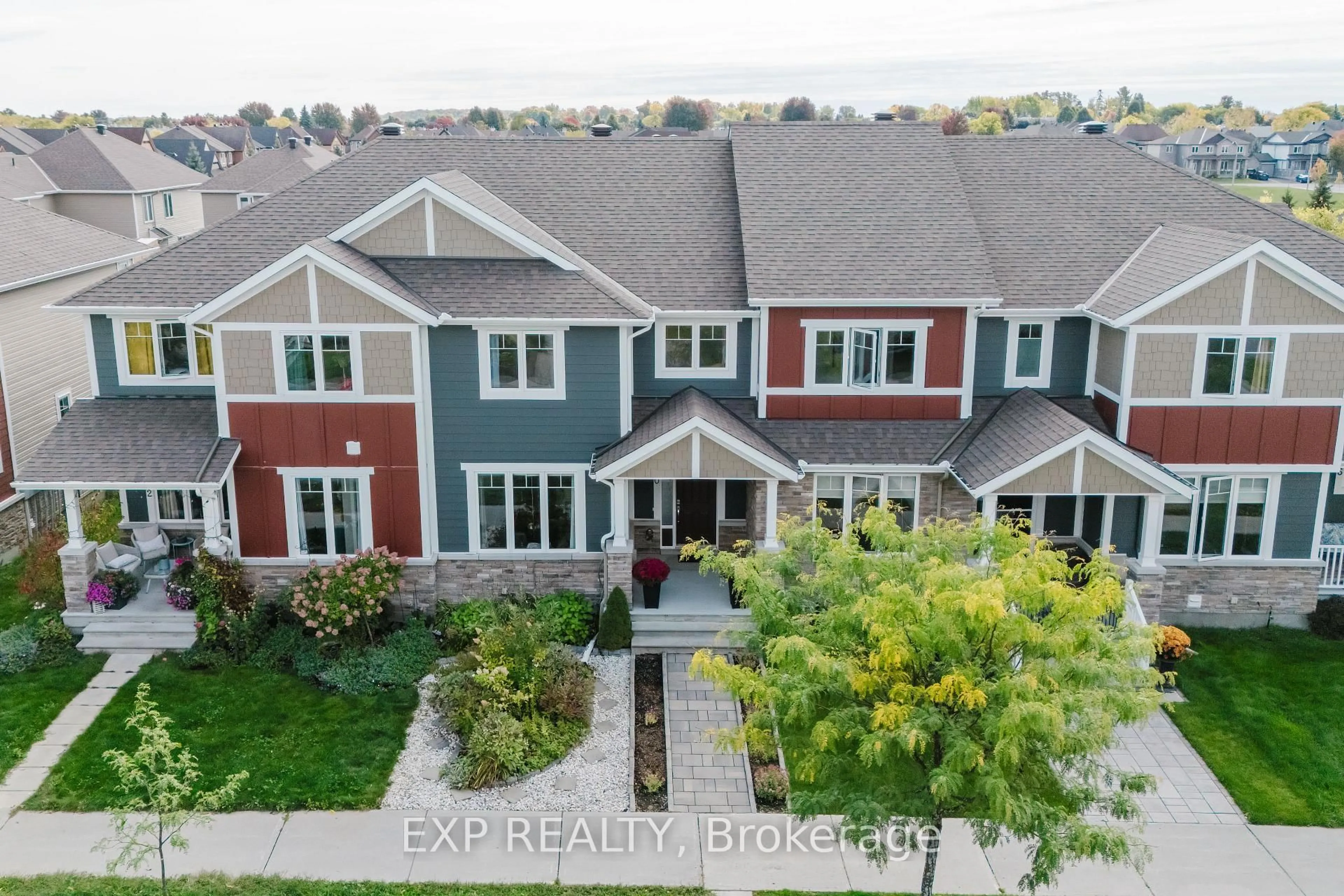 A pic from outside/outdoor area/front of a property/back of a property/a pic from drone, unknown for 400 Sweetflag St, Ottawa Ontario K2J 5Y6