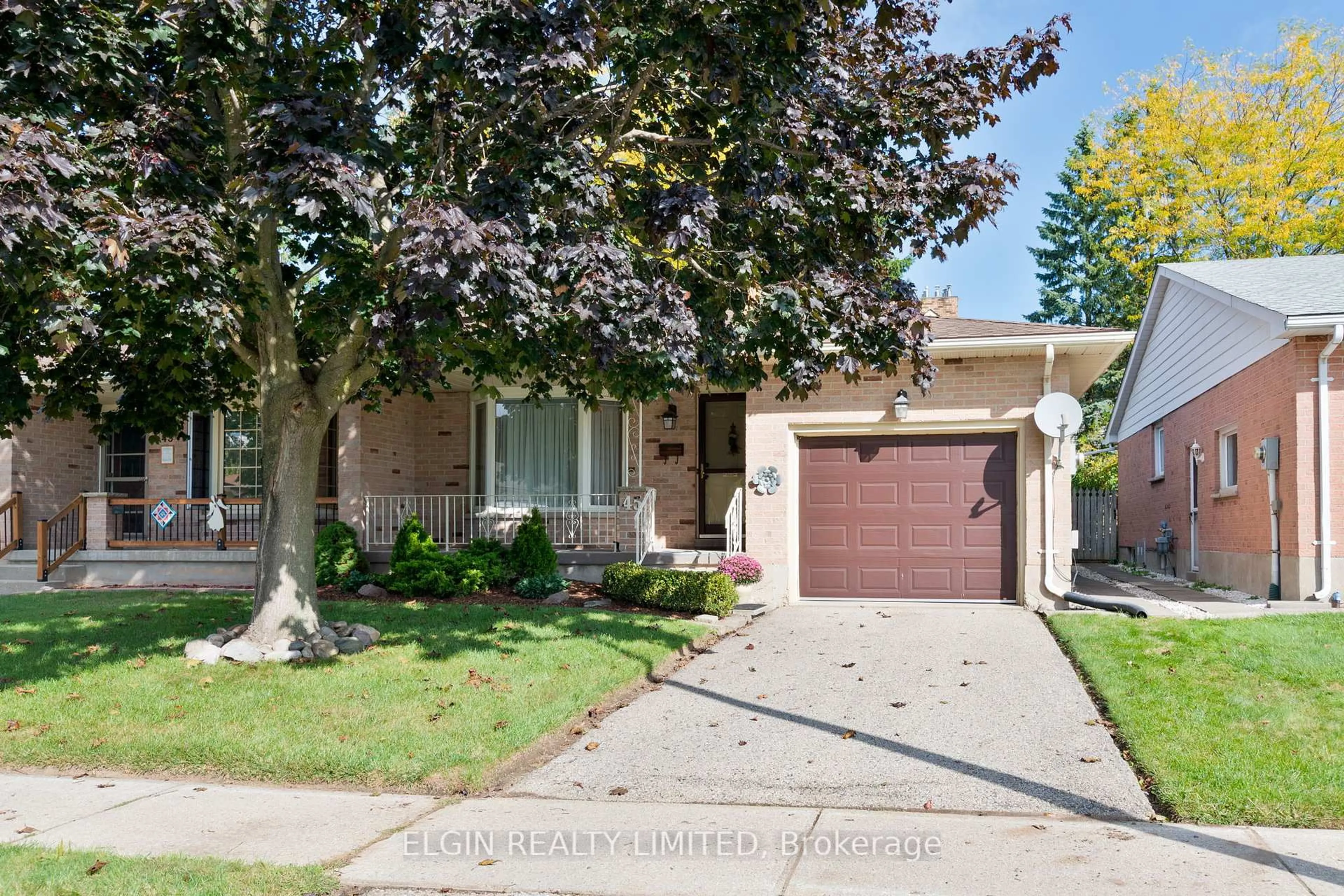 Home with brick exterior material, street for 45 Bonnie Pl, St. Thomas Ontario N5R 5W5
