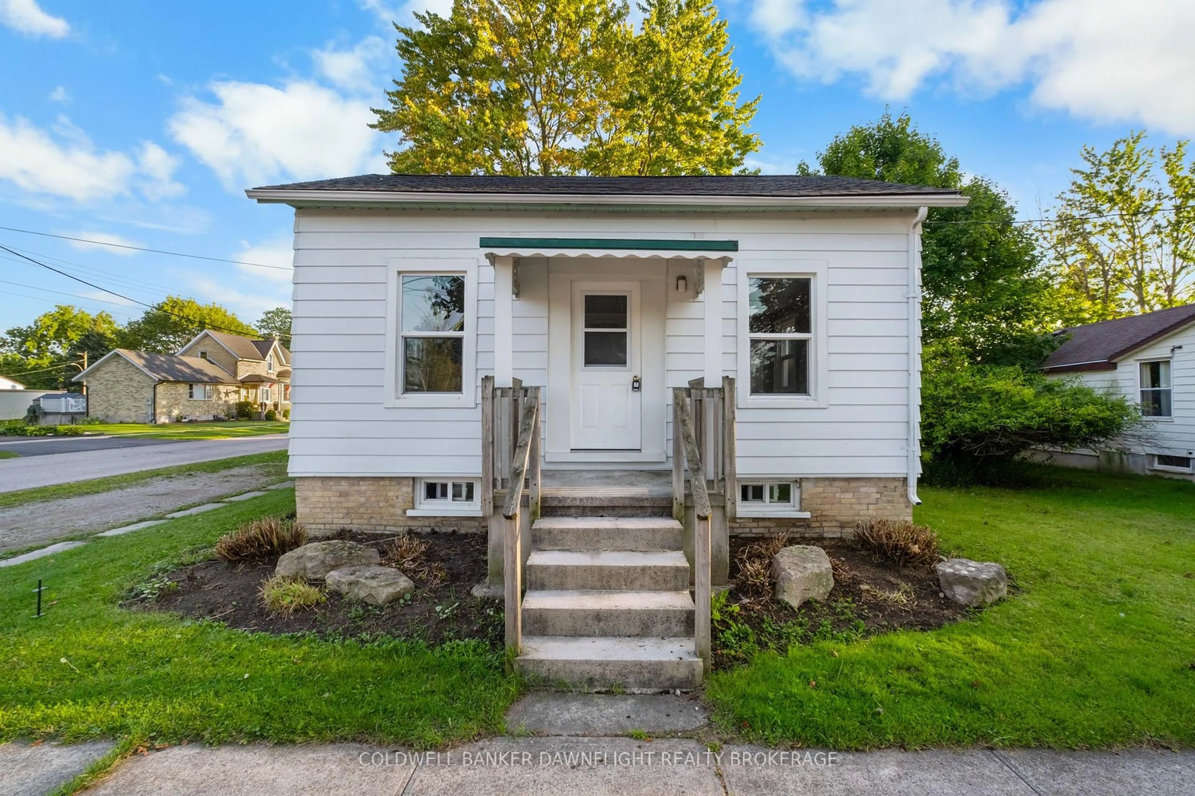 Home with vinyl exterior material, street for 103 Park St, South Huron Ontario N0M 1S2