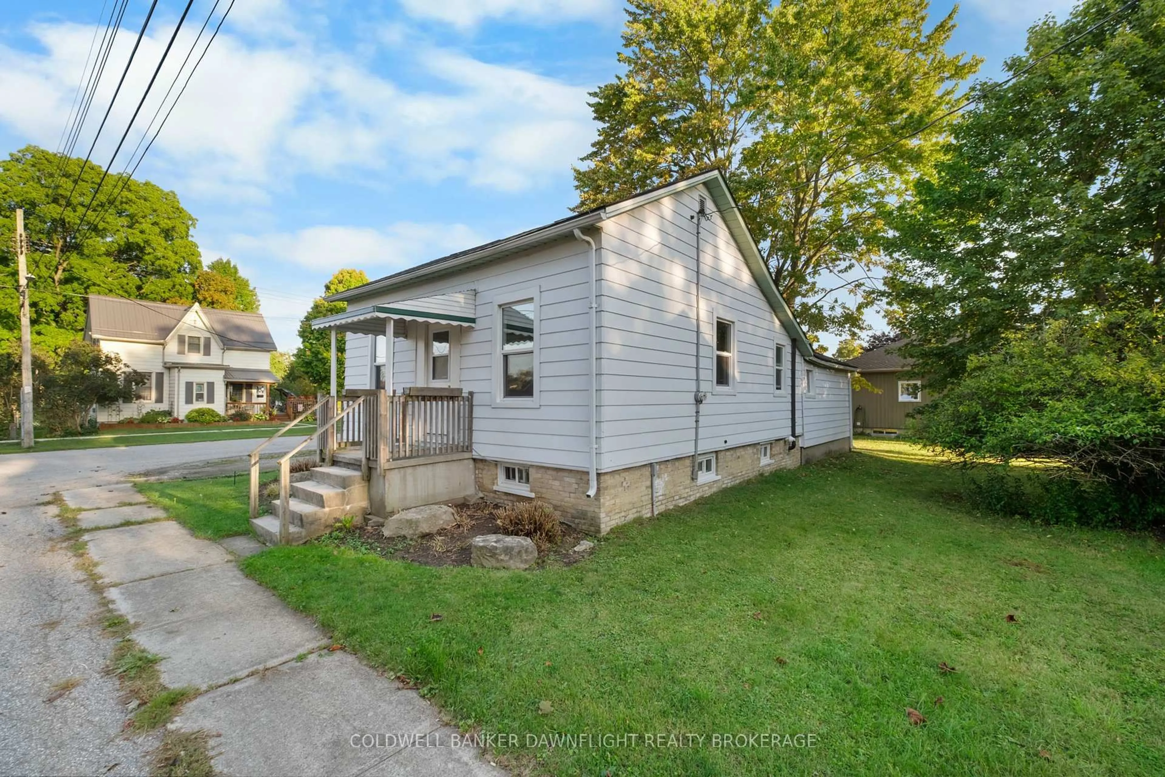 Unknown for 103 Park St, South Huron Ontario N0M 1S2