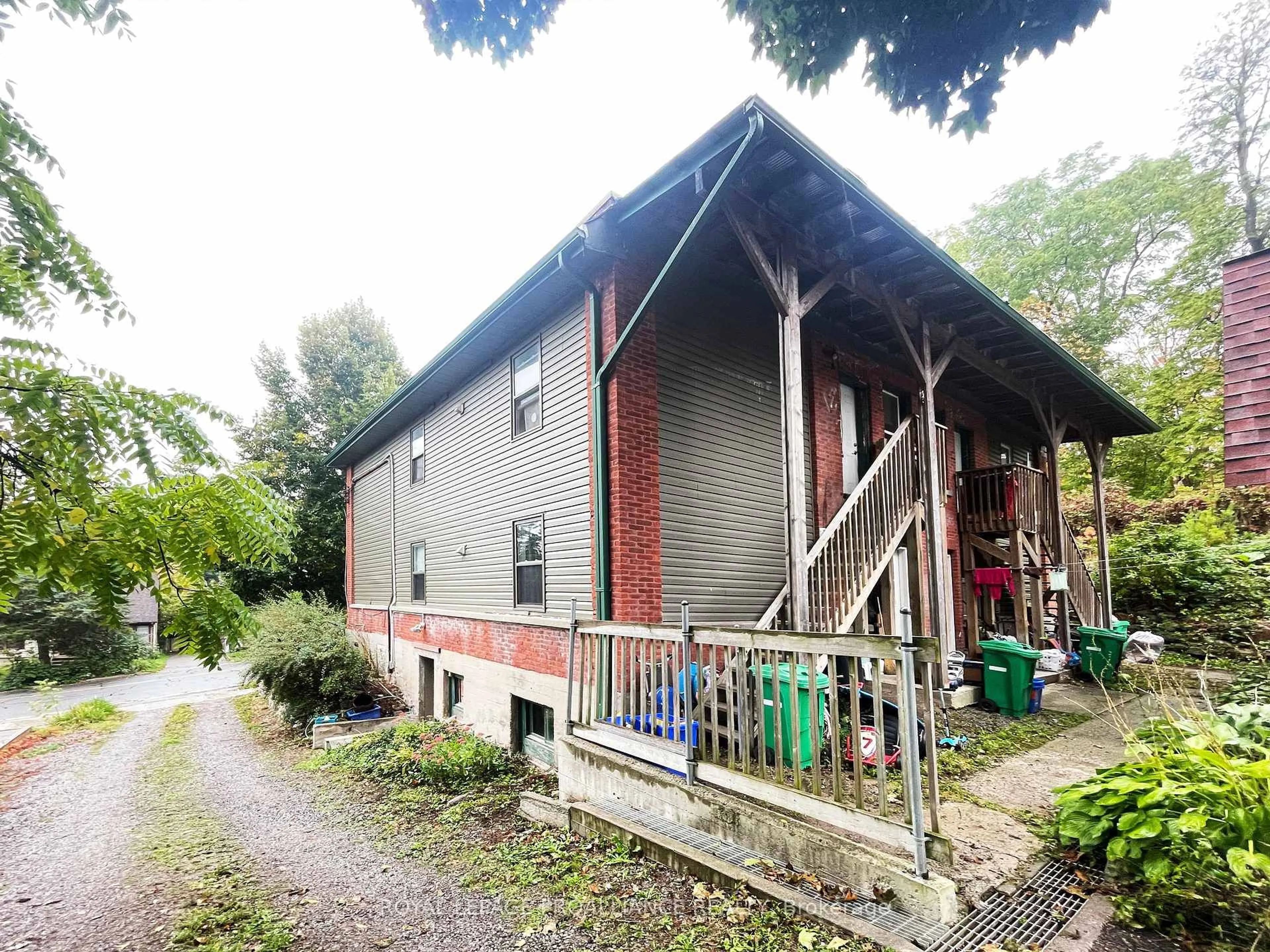 A pic from outside/outdoor area/front of a property/back of a property/a pic from drone, building for 30 James St, Peterborough Ontario K9H 1C5