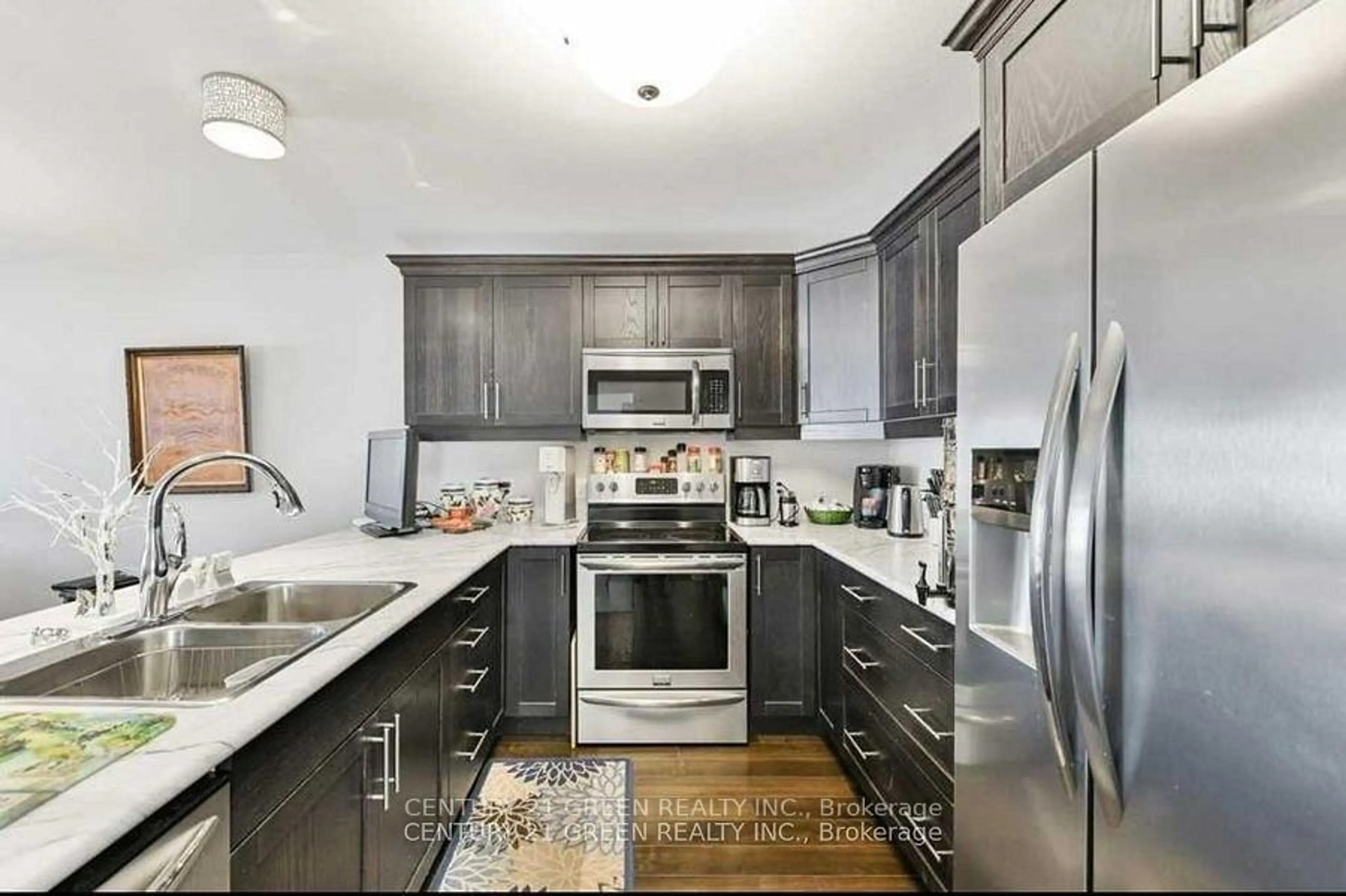 Contemporary kitchen, ceramic/tile floor for 100 Spruce Gardens Crt, Belleville Ontario K8N 0B5