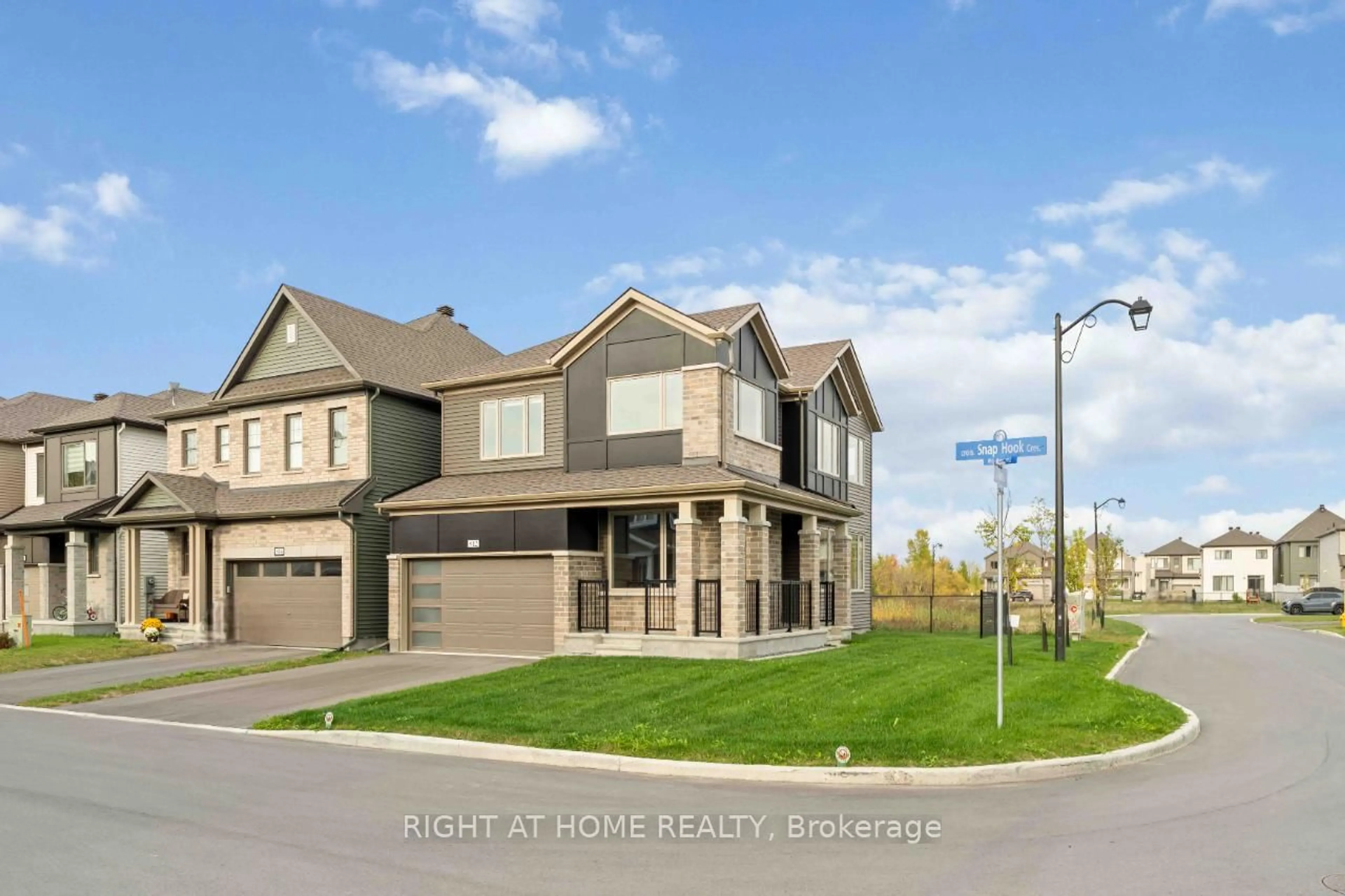 Unknown for 812 Croissant Snap Hook Cres, Ottawa Ontario K2J 6H1