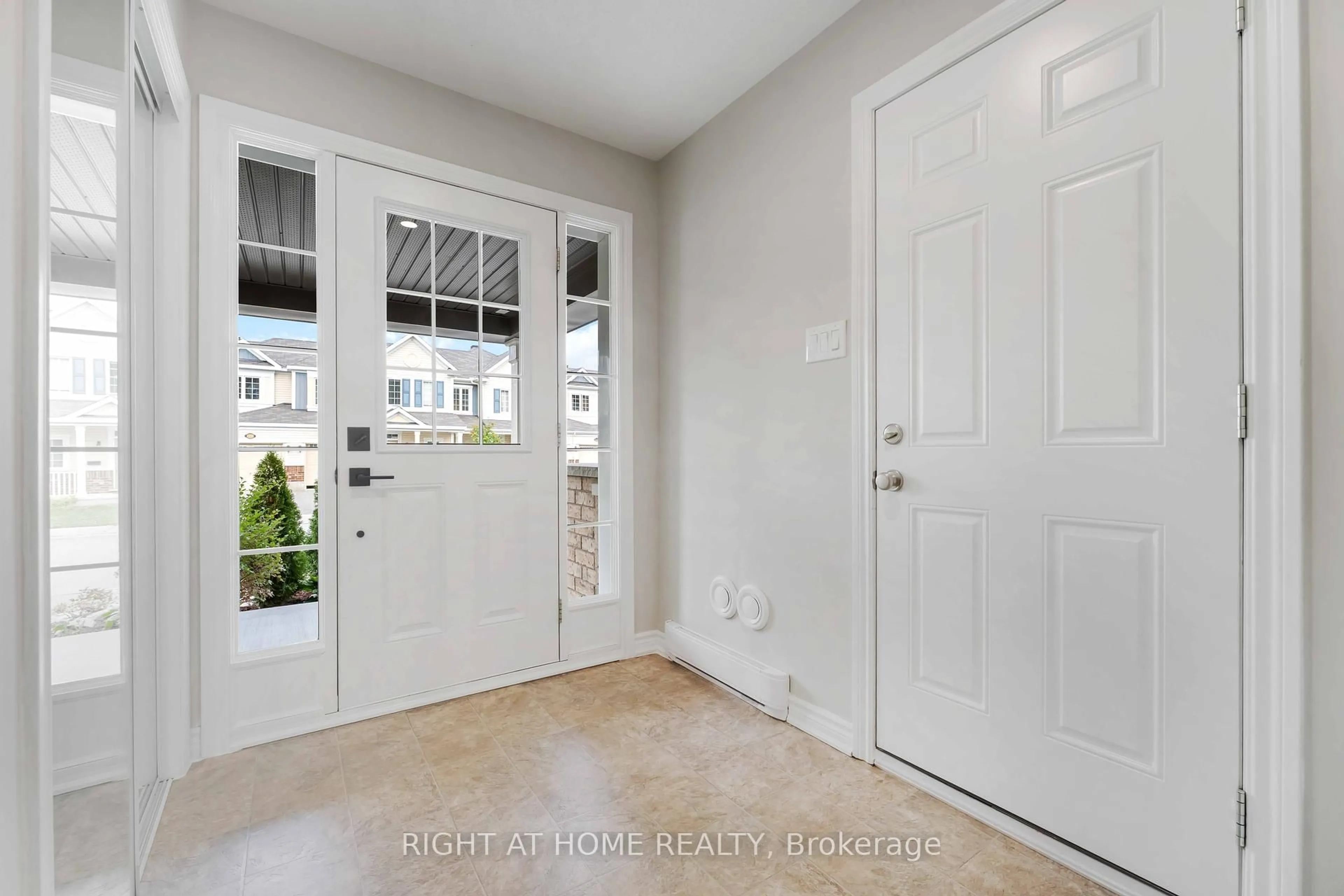 Indoor entryway for 246 Cayman Rd, Ottawa Ontario K2S 0N8