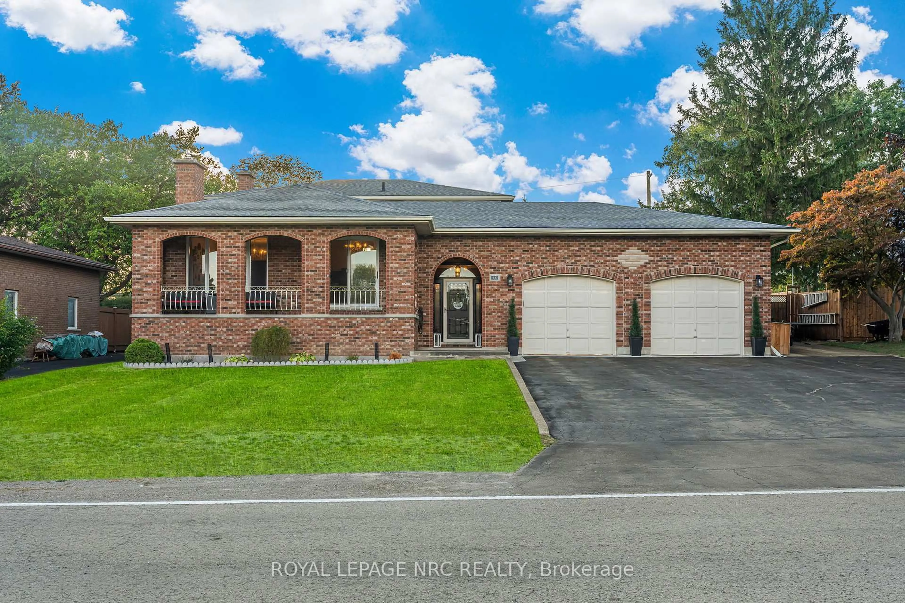 Home with brick exterior material, water/lake/river/ocean view for 15 Oxford Blvd, Port Colborne Ontario L3K 5C8