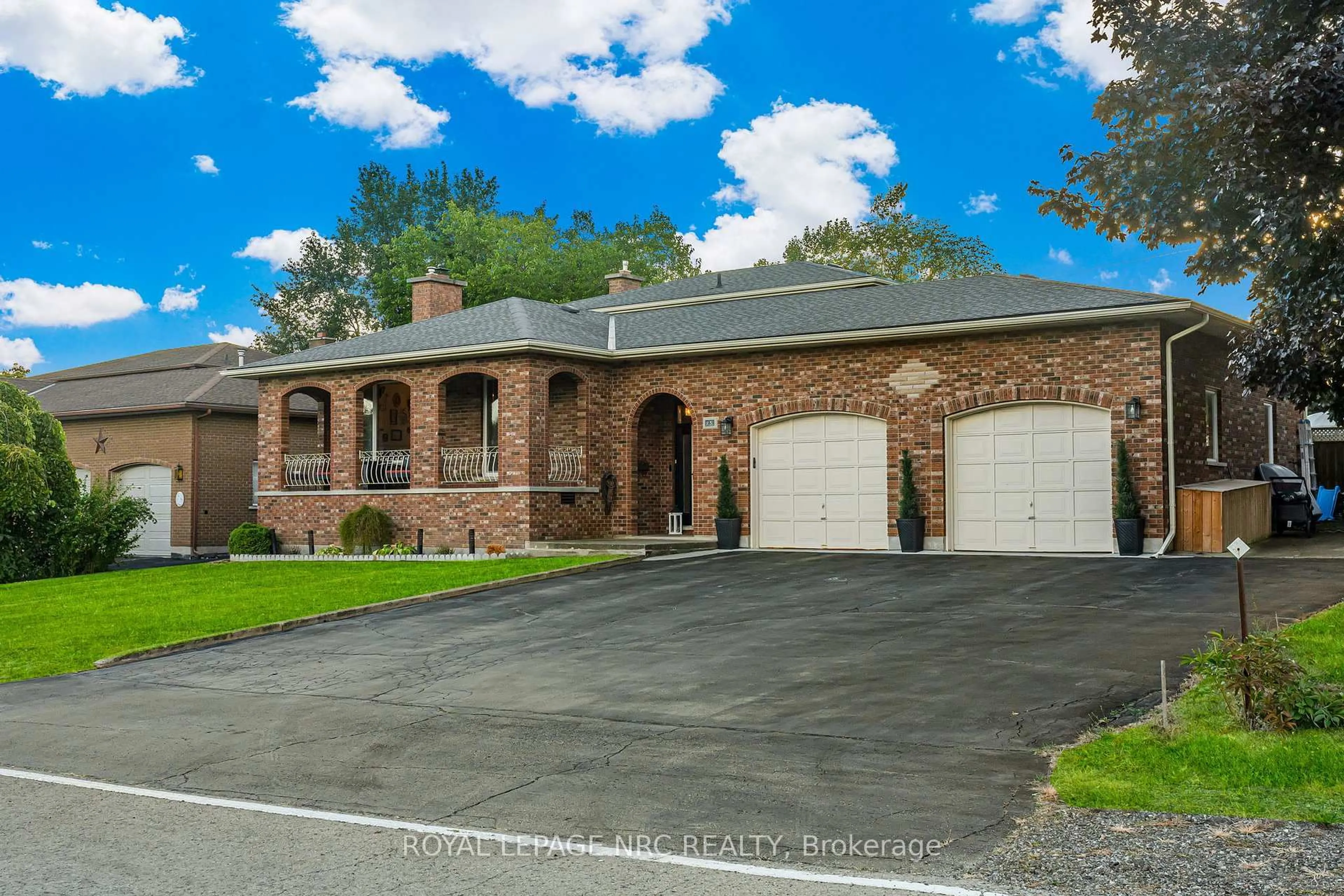 Home with brick exterior material, street for 15 Oxford Blvd, Port Colborne Ontario L3K 5C8