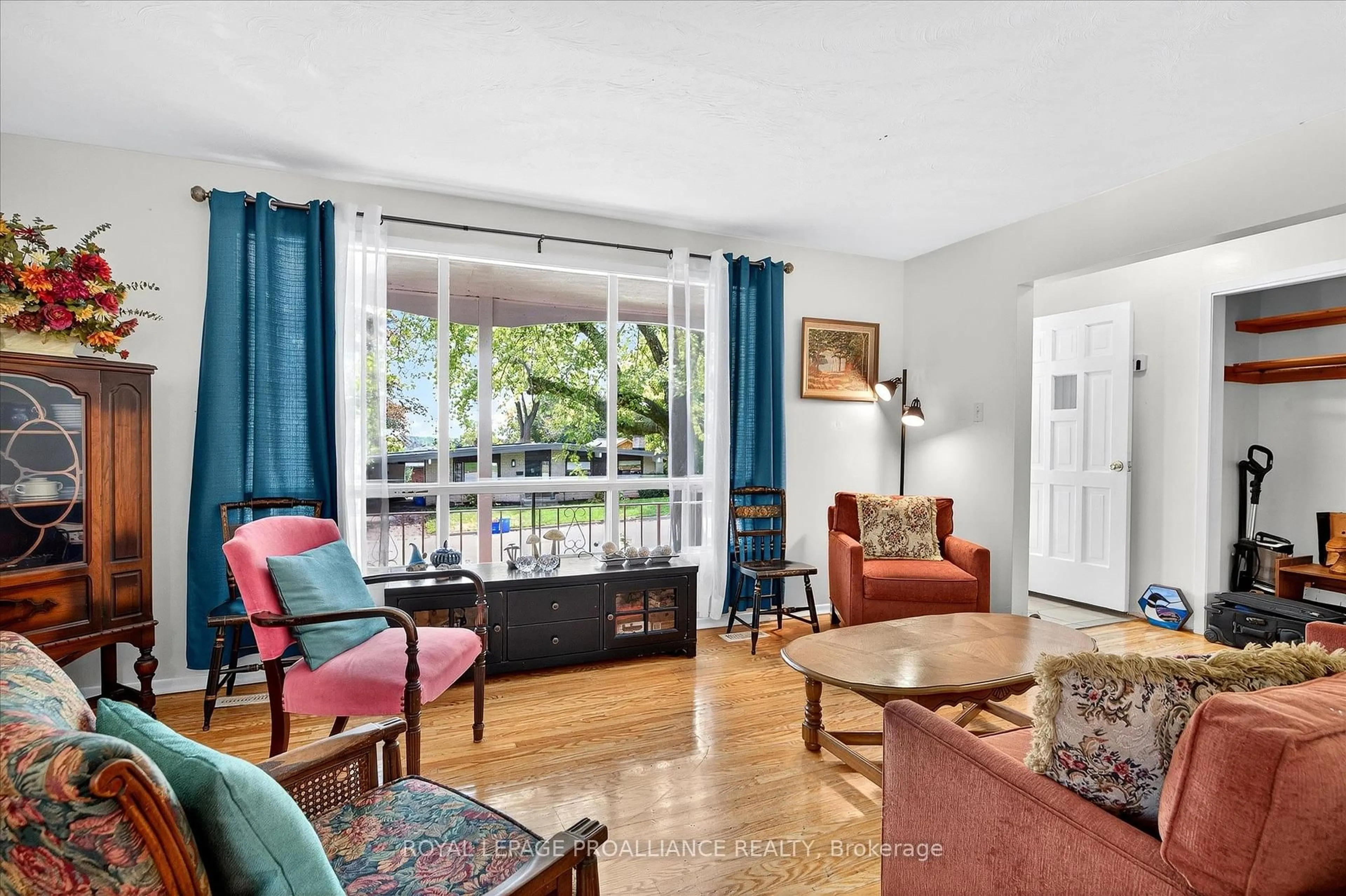 Living room with furniture, unknown for 2 Seneca Rd, Peterborough Ontario K9H 6T9