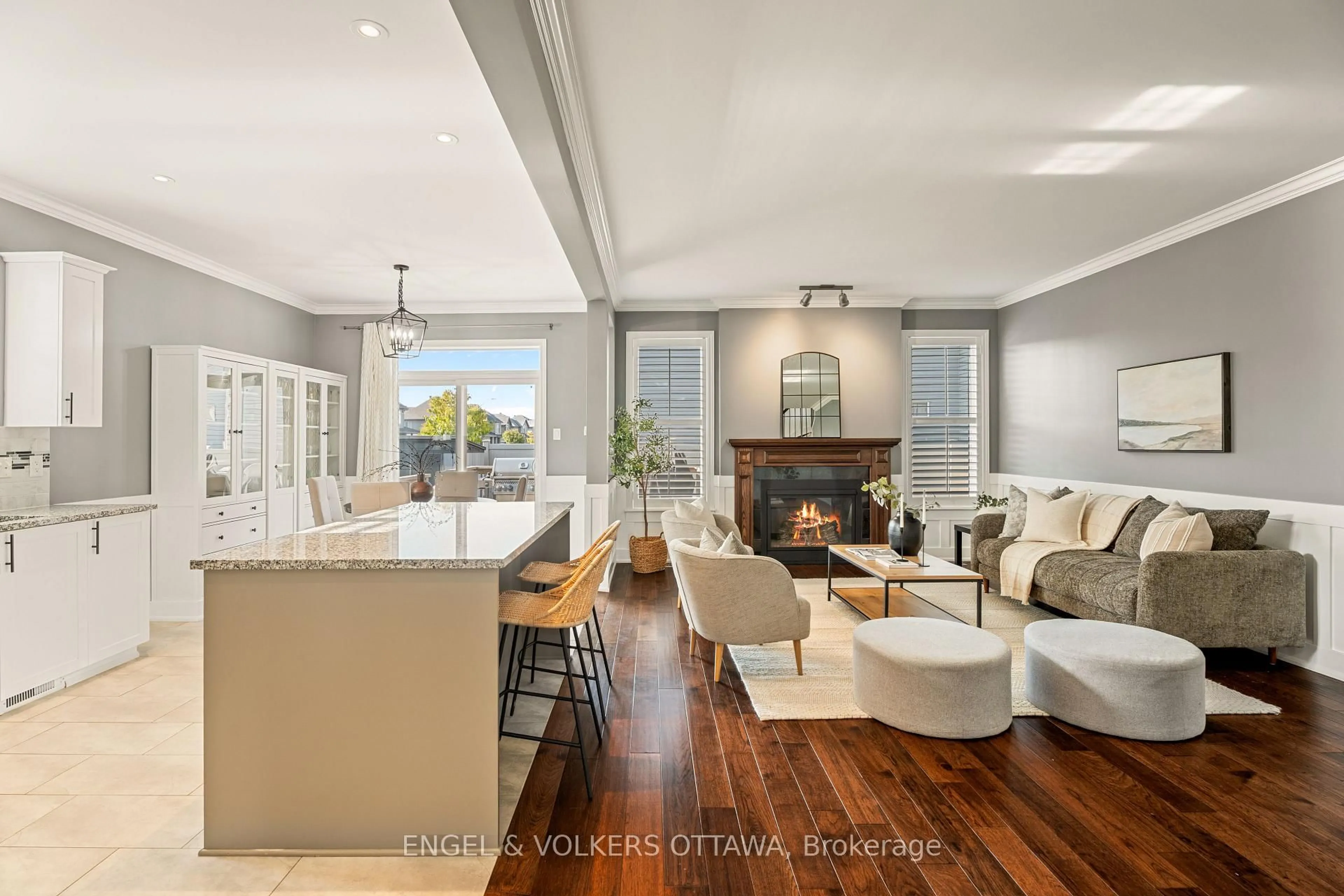 Open concept kitchen, unknown for 379 Ardmore St, Ottawa Ontario K4M 0C8