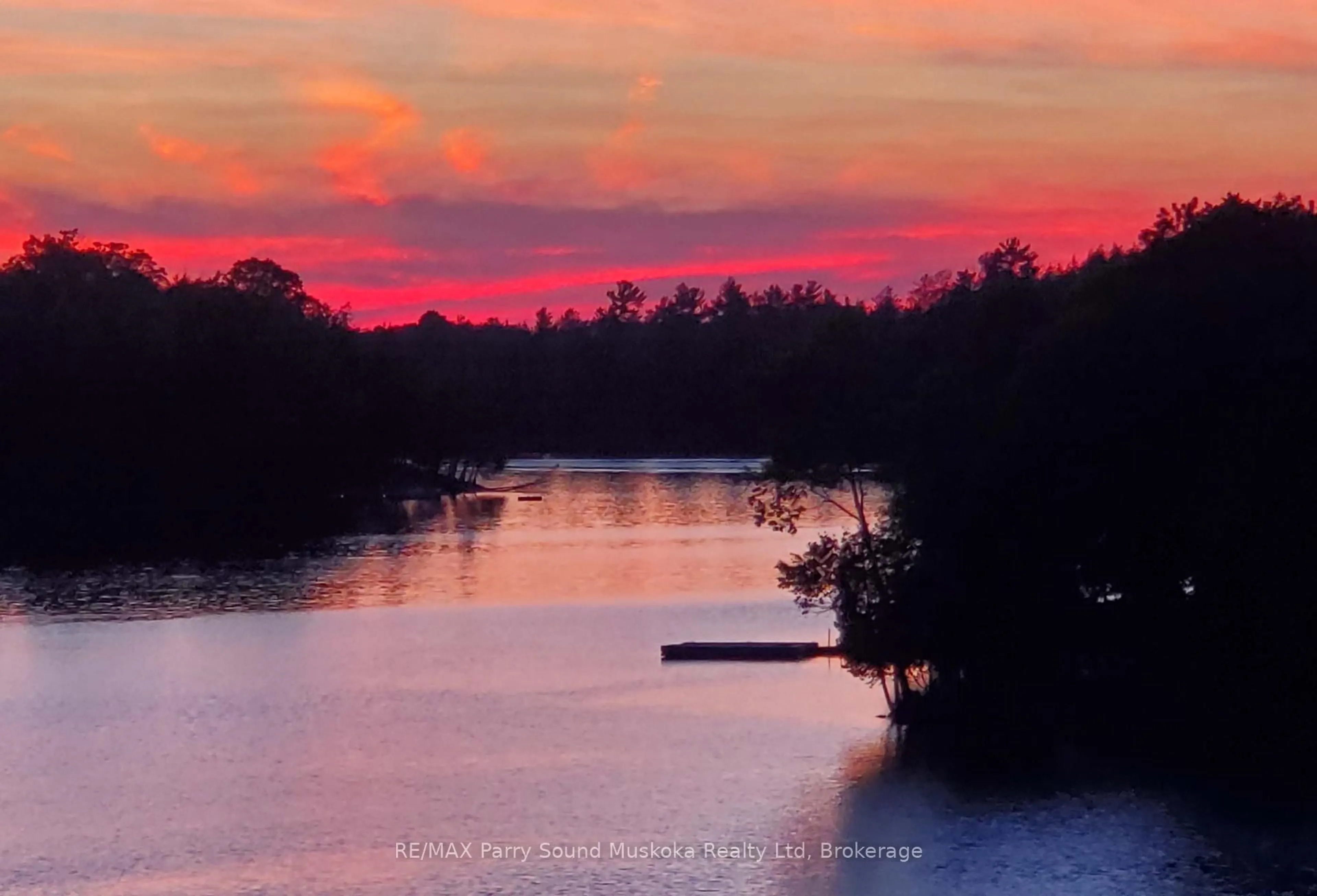 Blurry image for 252 Burnett's Rd, McKellar Ontario P2A 0B5
