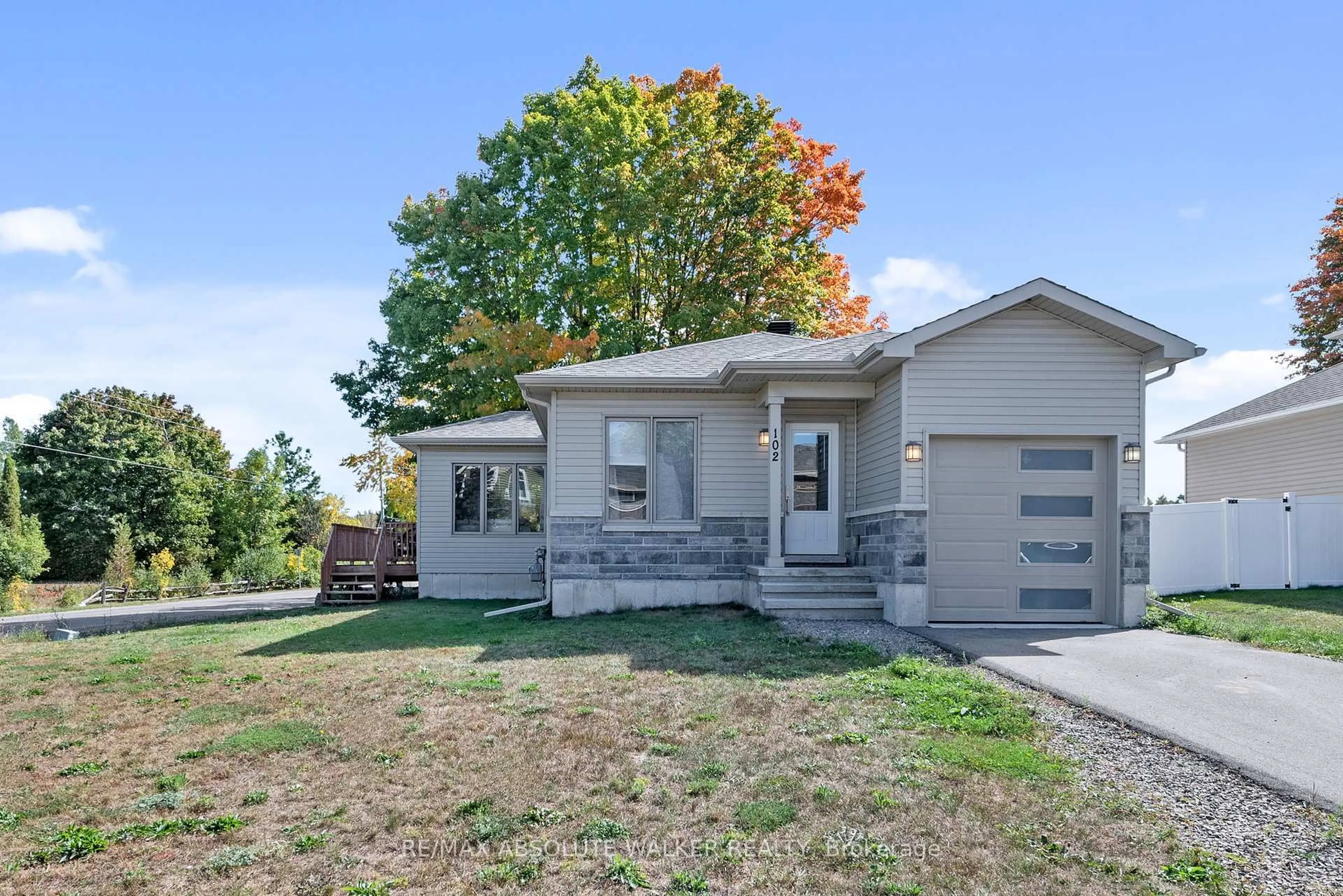 Home with vinyl exterior material, street for 102 Sophie Lane, Merrickville-Wolford Ontario K0G 1N0