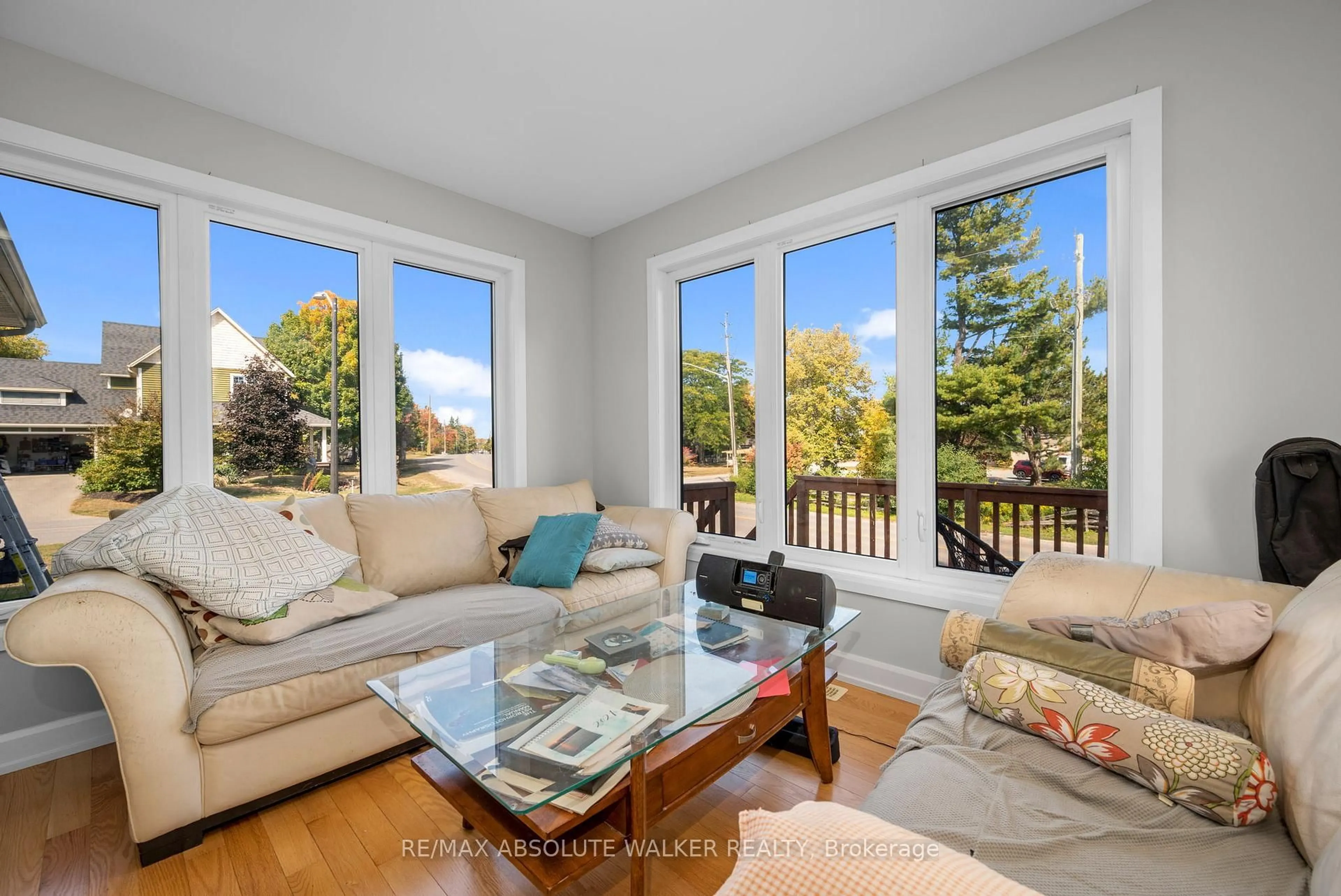 Living room with furniture, wood/laminate floor for 102 Sophie Lane, Merrickville-Wolford Ontario K0G 1N0