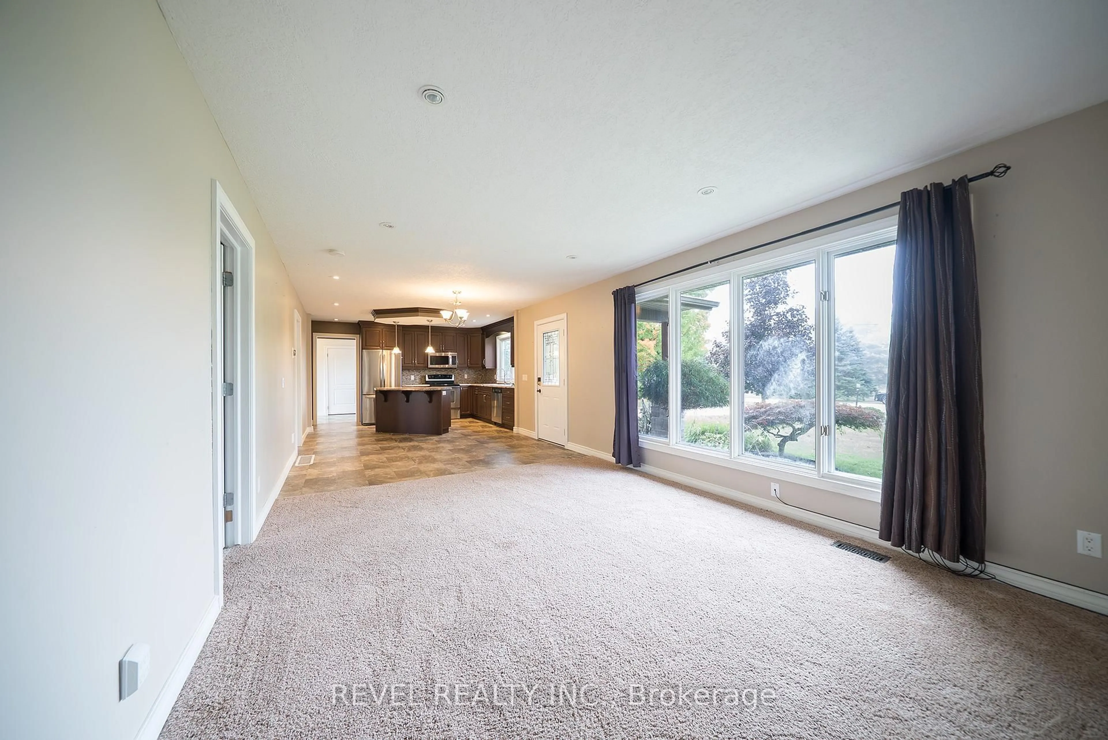Indoor foyer for 19 Burgess St, Norwich Ontario N0J 1P0