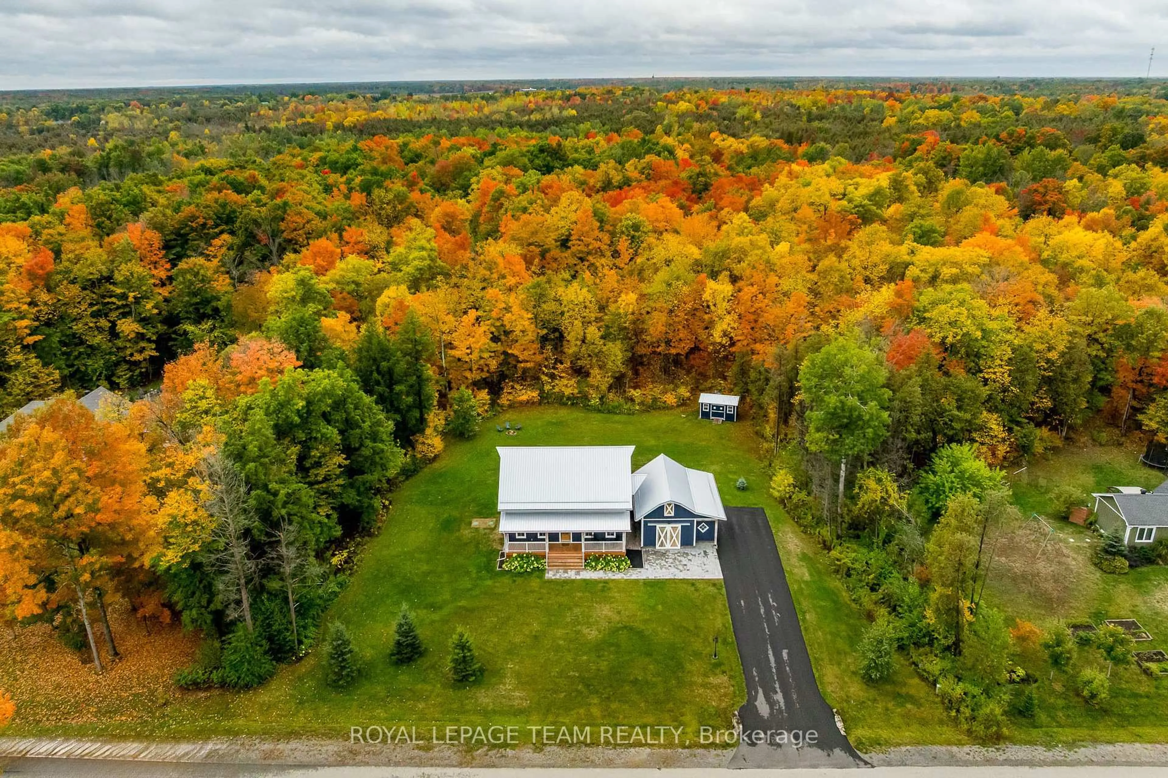 A pic from outside/outdoor area/front of a property/back of a property/a pic from drone, unknown for 102 Brookberry Cres, North Grenville Ontario K0G 1J0
