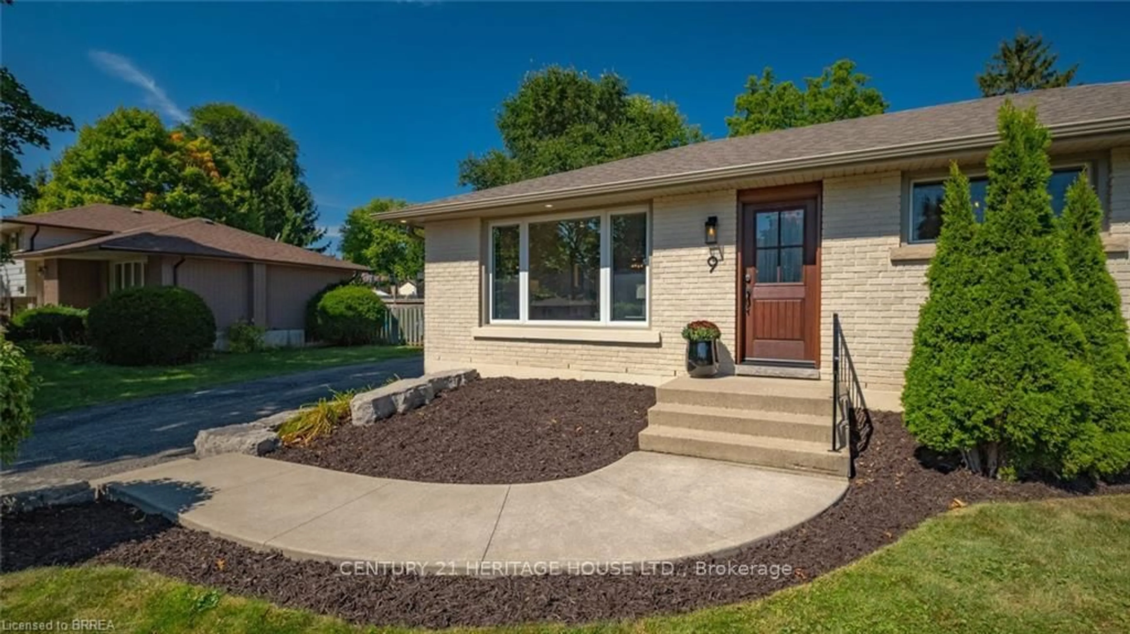 Home with vinyl exterior material, street for 9 Phillip St, Brant Ontario N0E 1N0