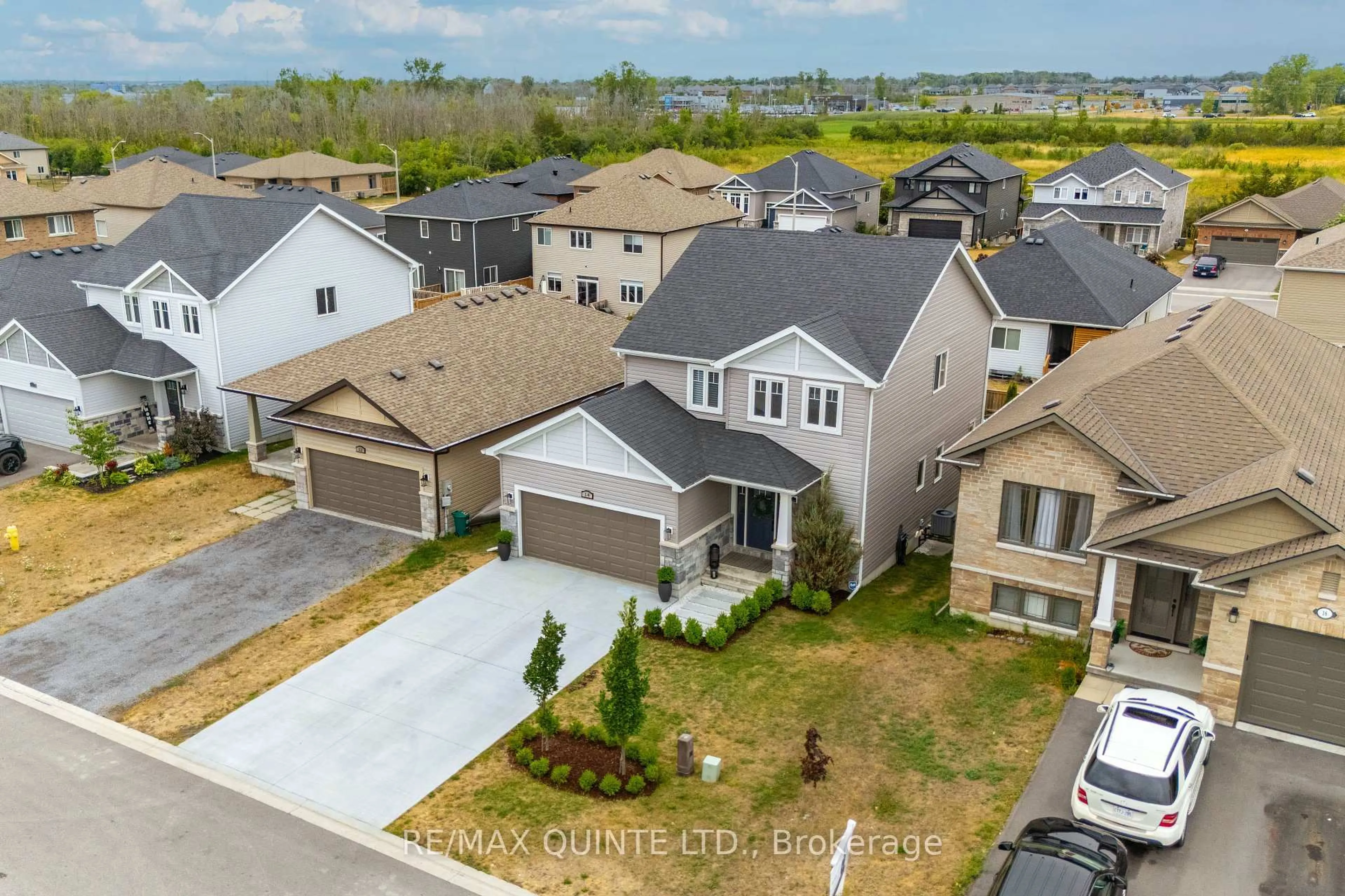 A pic from outside/outdoor area/front of a property/back of a property/a pic from drone, street for 14 Cypress Dr, Belleville Ontario K8N 0J6