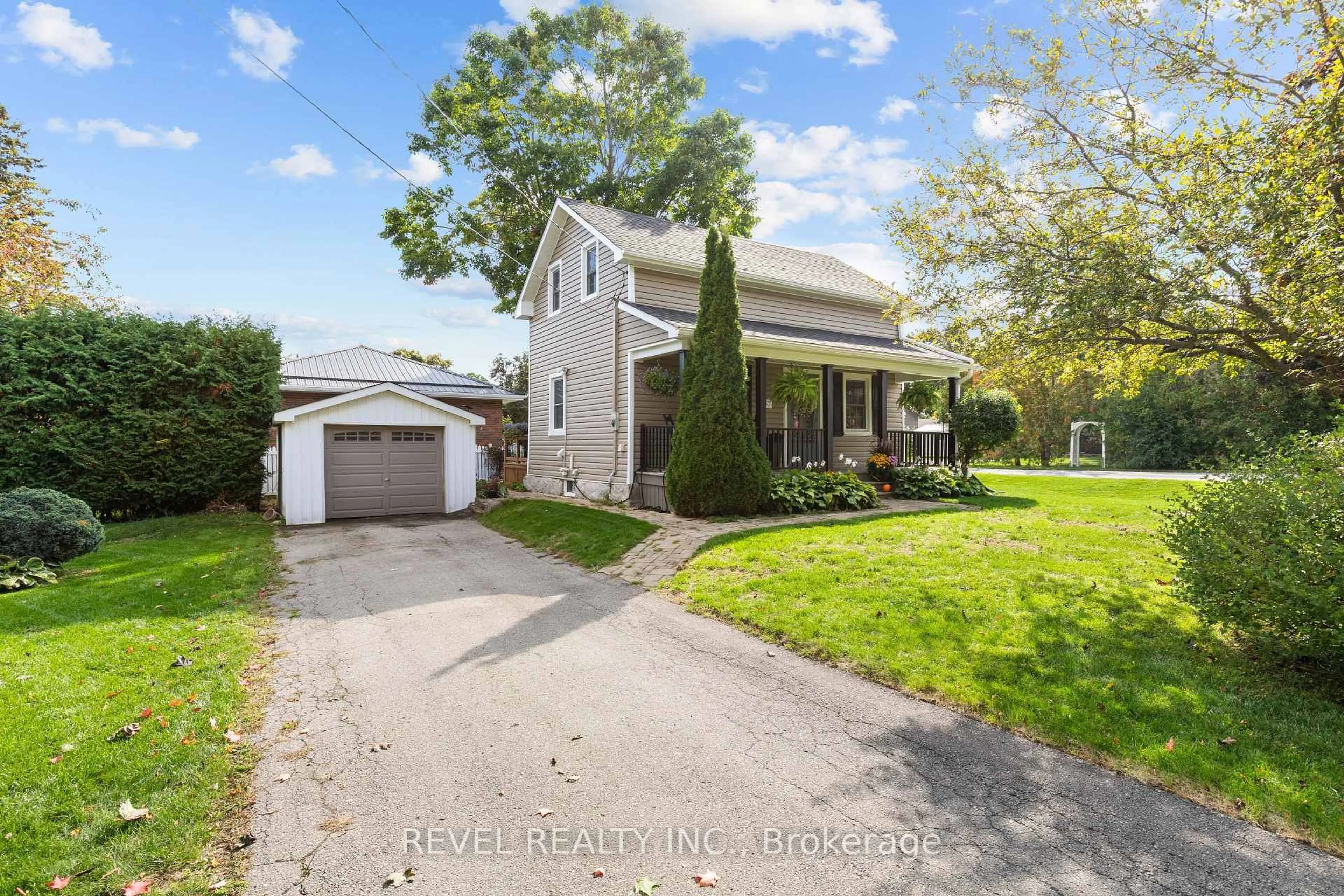 A pic from outside/outdoor area/front of a property/back of a property/a pic from drone, street for 35 Glenelg St, Kawartha Lakes Ontario K9V 1Y9