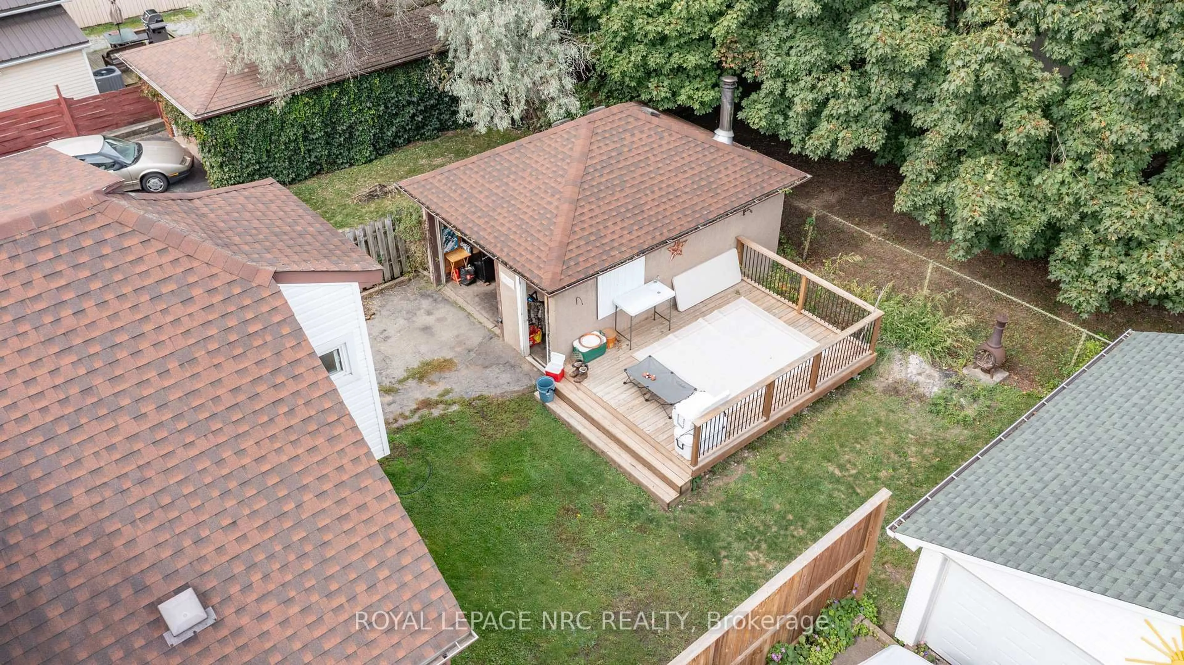 A pic from outside/outdoor area/front of a property/back of a property/a pic from drone, unknown for 248 Bell St, Port Colborne Ontario L3K 1J4