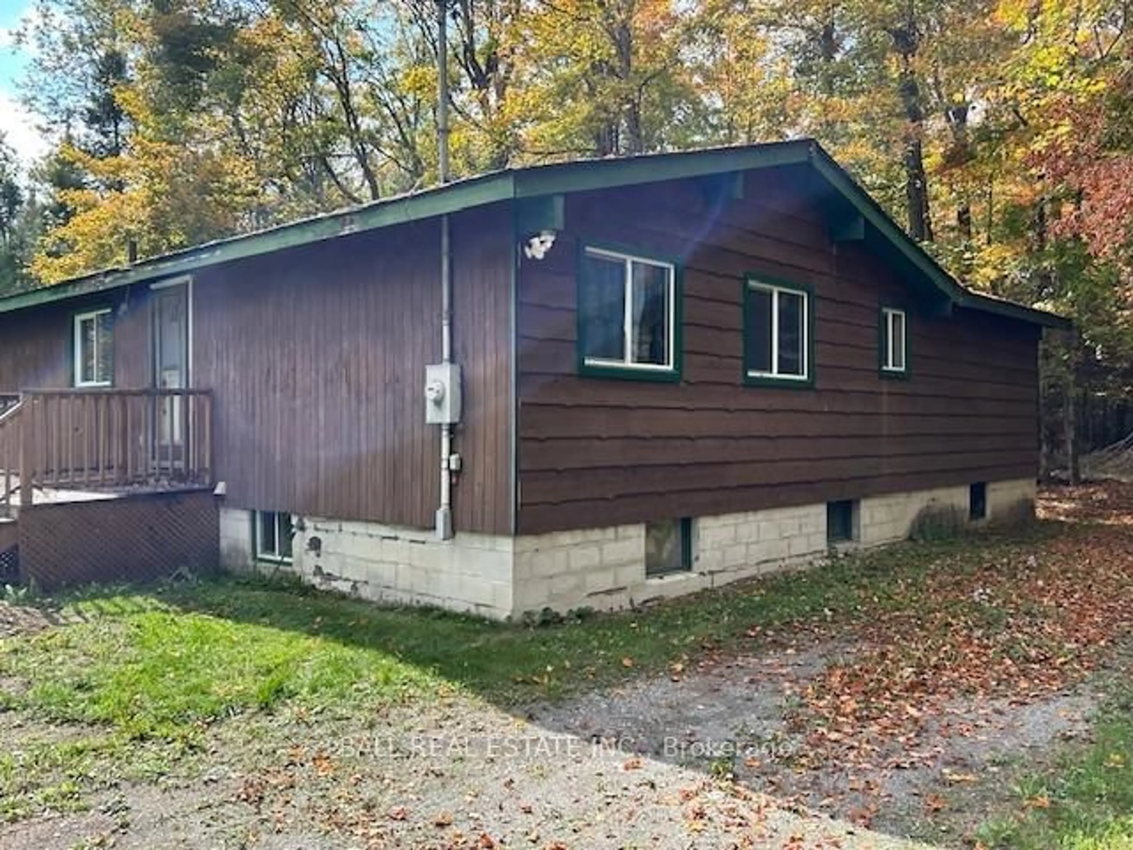 Home with vinyl exterior material, unknown for 16 Kennedy Crt, Trent Lakes Ontario K0M 1A0