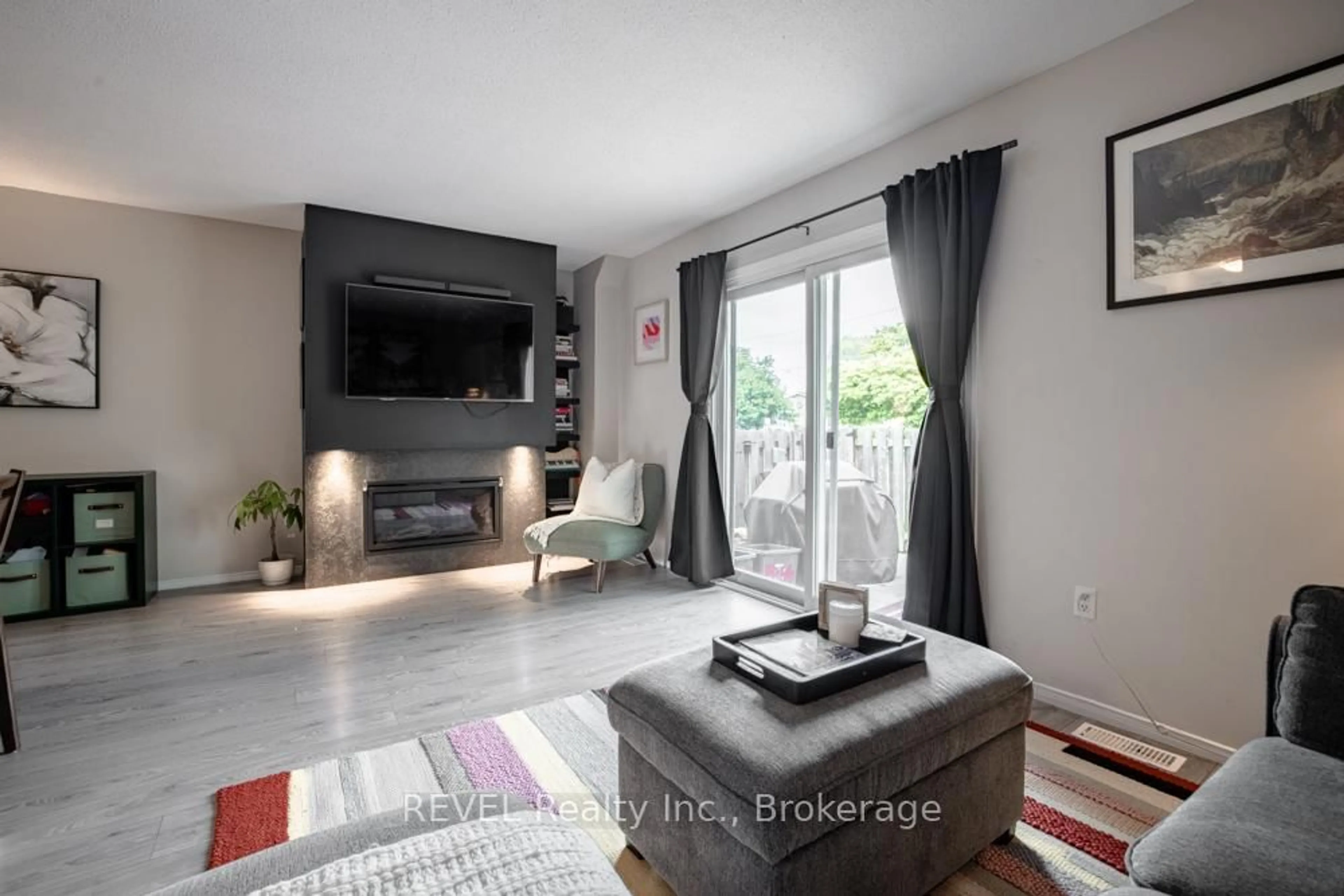 Living room with furniture, unknown for 65 Dorchester Blvd #14, St. Catharines Ontario L2M 7T3