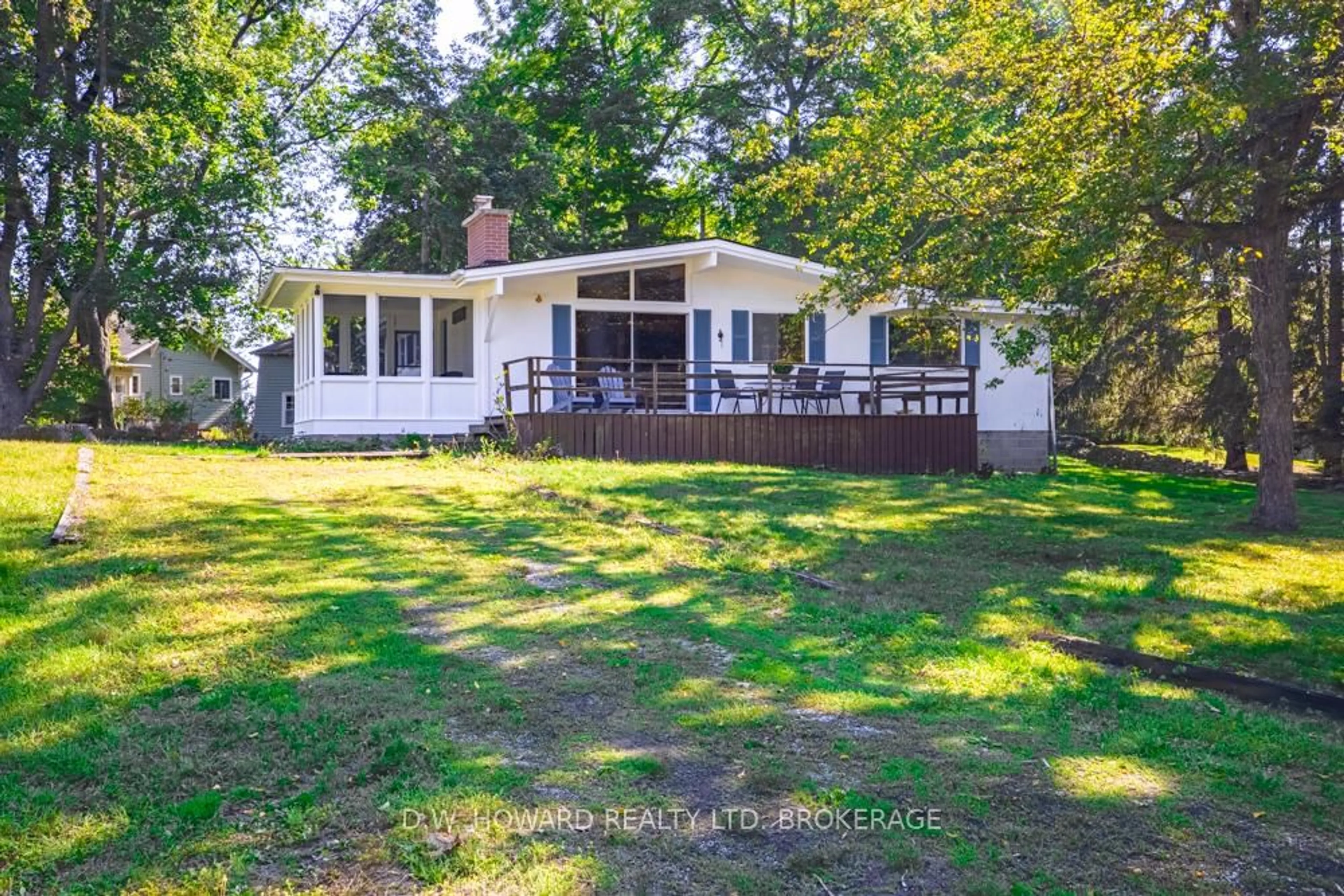 A pic from outside/outdoor area/front of a property/back of a property/a pic from drone, water/lake/river/ocean view for 4893 Brown Rd, Fort Erie Ontario L0S 1N0