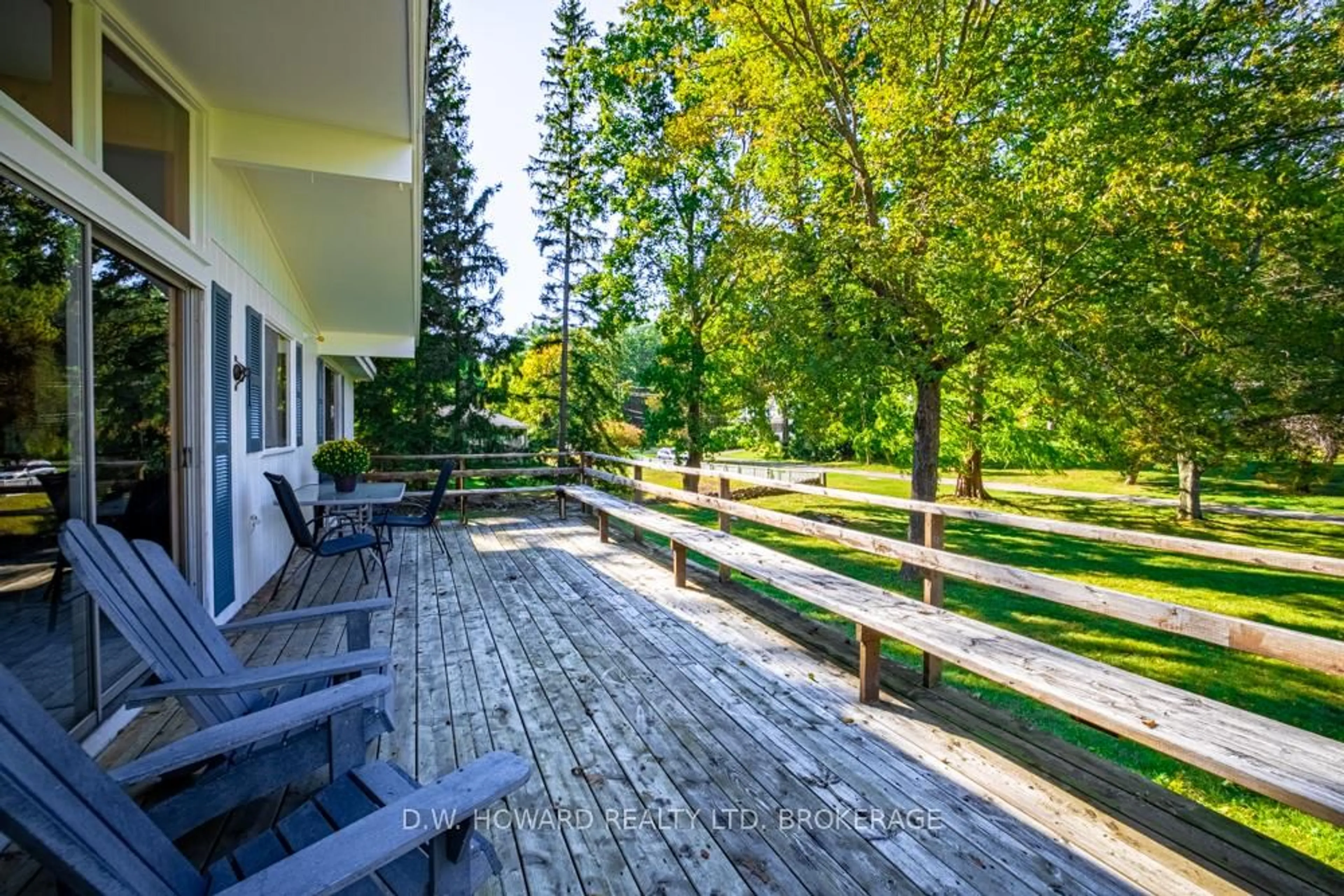 Patio, forest/trees view for 4893 Brown Rd, Fort Erie Ontario L0S 1N0