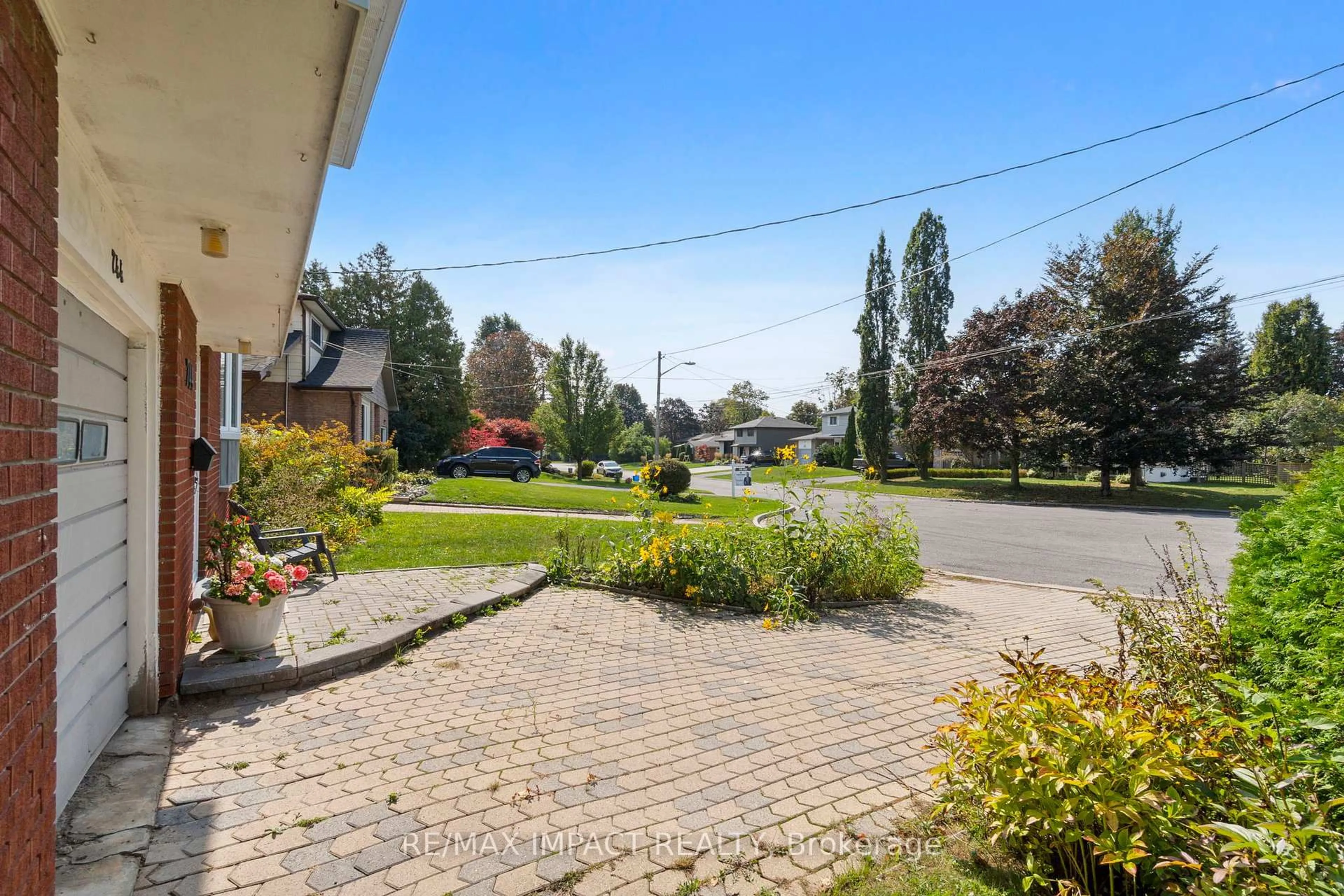 Patio, street for 744 Spragge Cres, Cobourg Ontario K9A 2T5