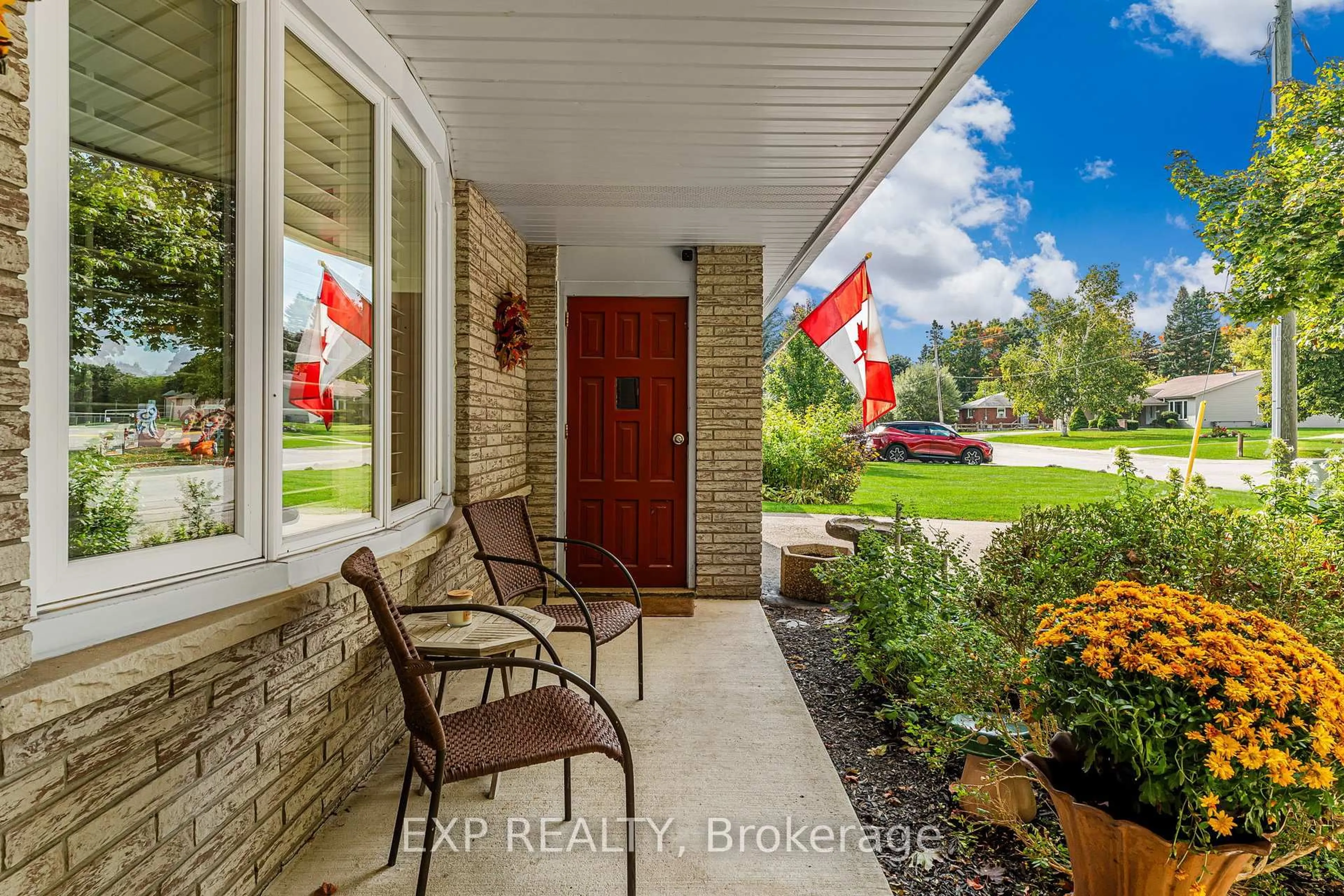 Indoor entryway for 29 Millwood Rd, Erin Ontario N0B 1T0