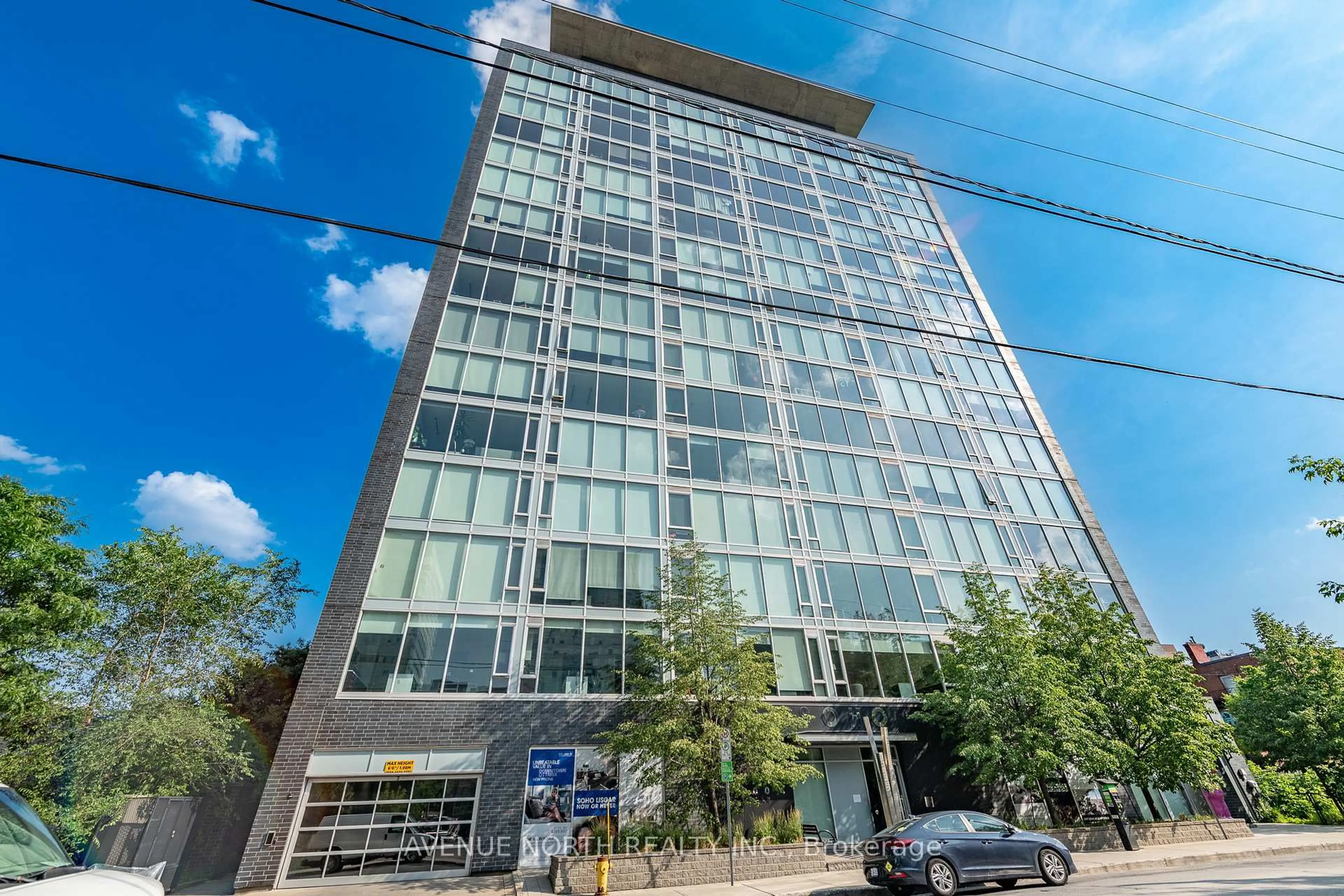 Indoor foyer for 300 Lisgar St #1109, Ottawa Ontario K2P 0E2