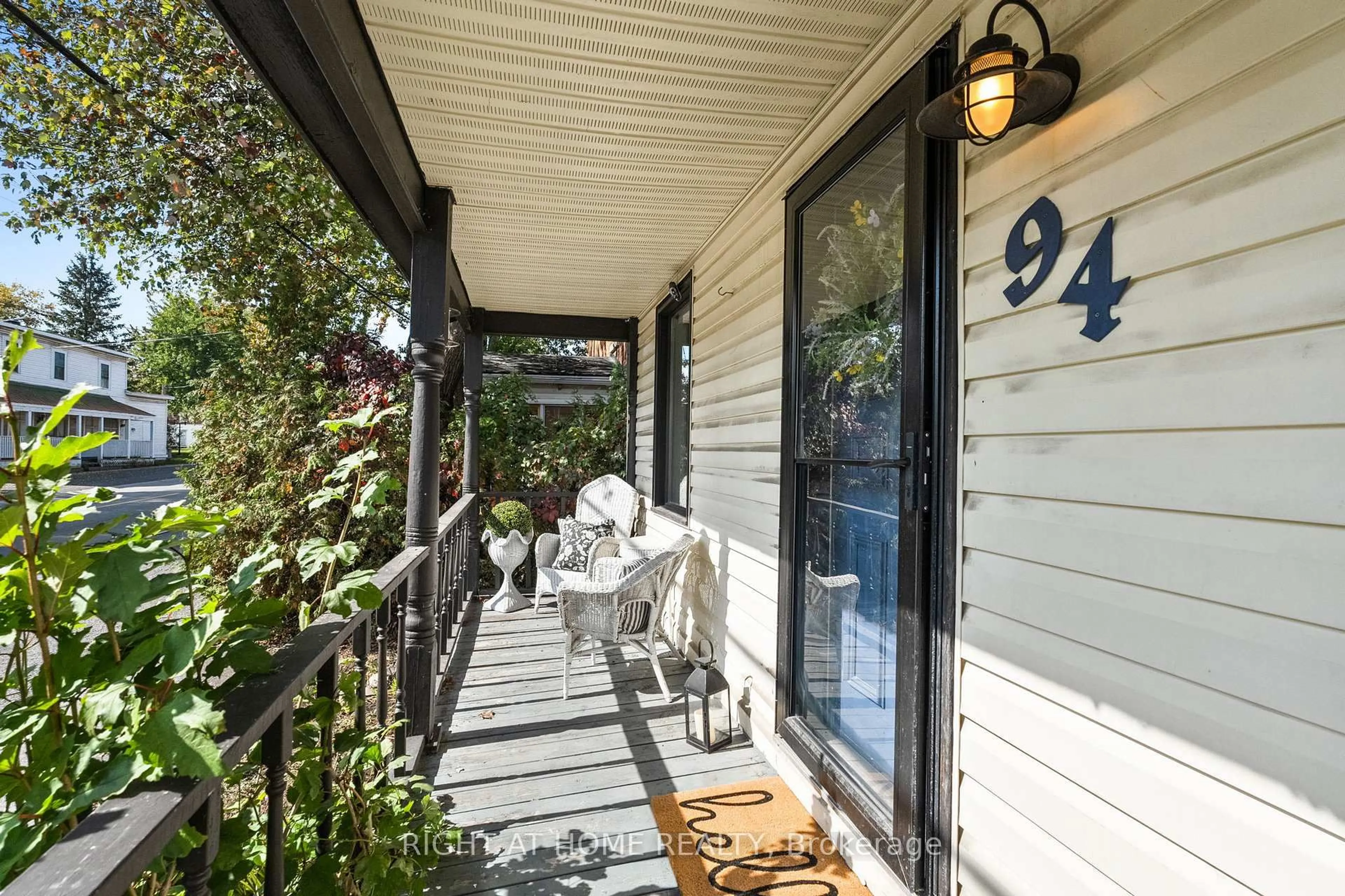 Patio, street for 94 MAIN St, North Dundas Ontario K0A 2R0