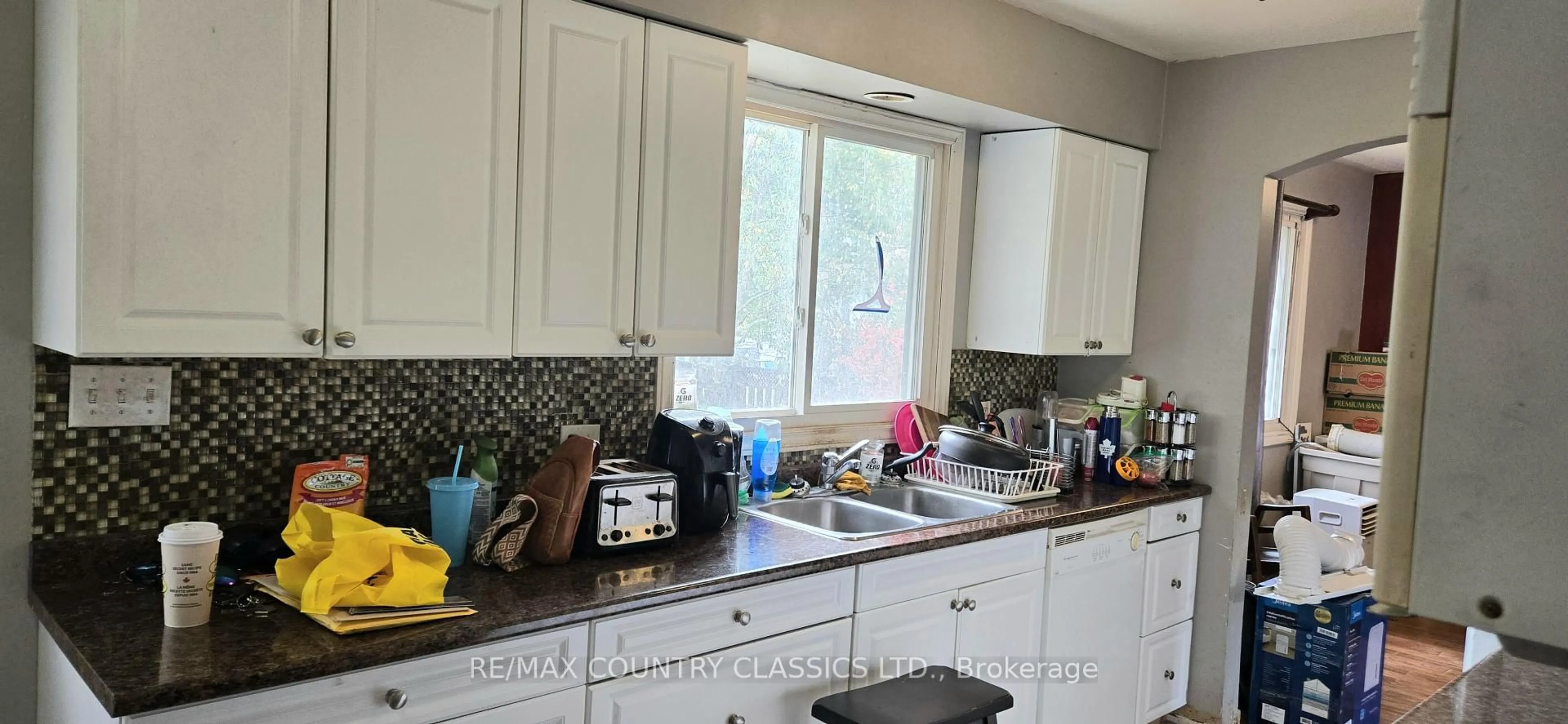 Standard kitchen, unknown for 7 Hemlock St, Highlands East Ontario K0L 1M0